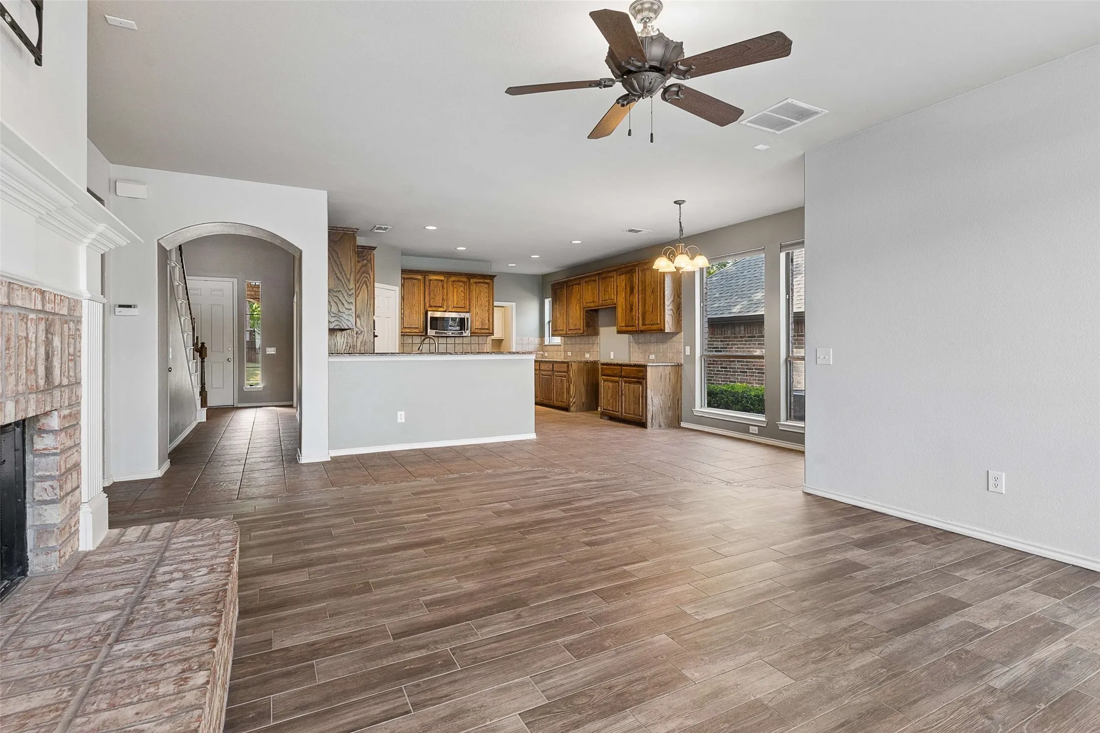 Single Family Residence For Sale in Collin County , 1908 Canyon Wren Drive, Mc Kinney, Texas 75071, 4 Bedroom, 4 Bathroom, 2 Garage spaces, 2,785 Sqft, built in 2004, mls#21222383, Real Estate Agent in Mc Kinney, Homes For Sale in Collin county, Homes For Sale in Mc Kinney, Realtor in Mc Kinney Texas, Real Estate Brokerage Independent Realty Texas, Luminita Cordes Realtor