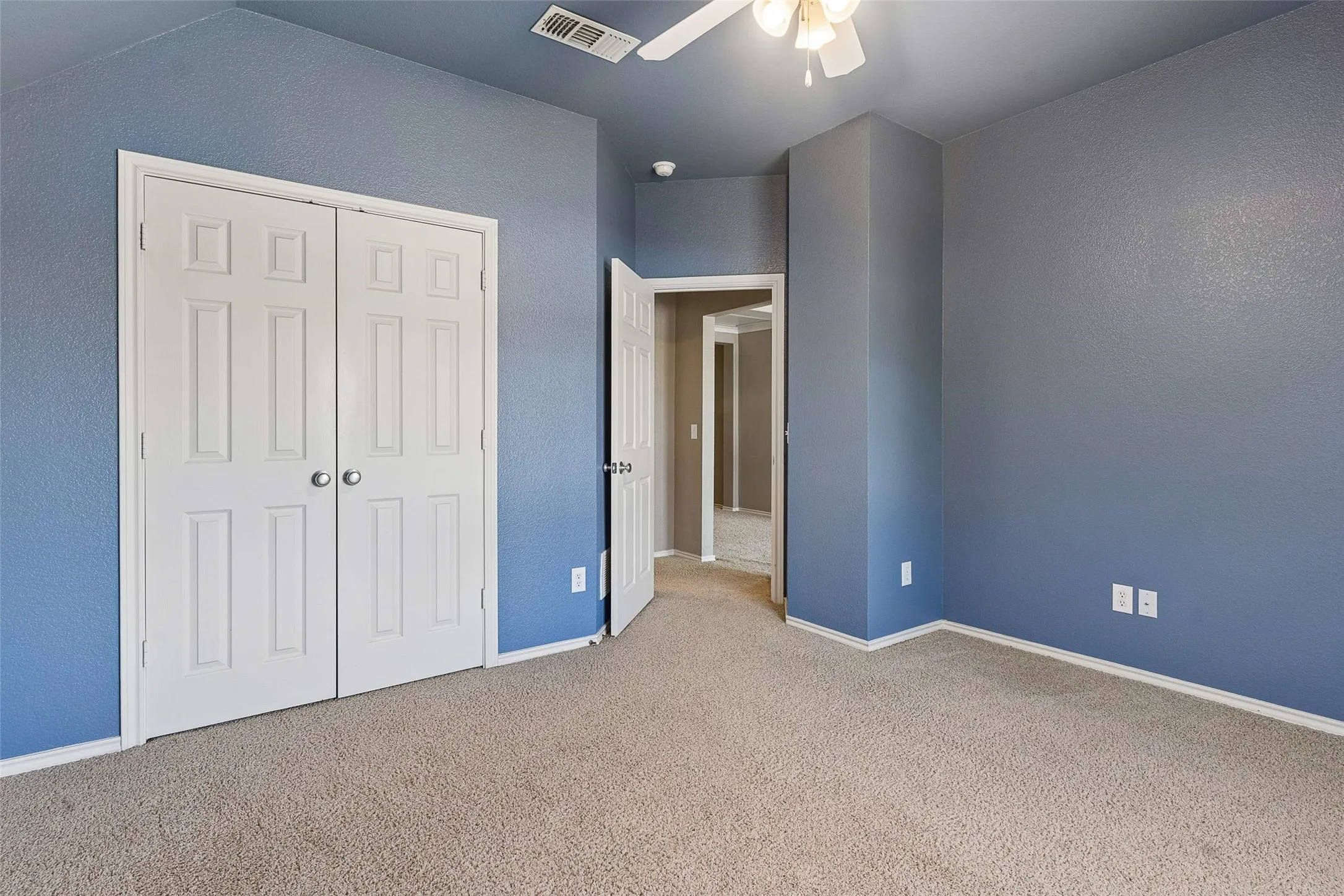 Single Family Residence For Sale in Collin County , 1908 Canyon Wren Drive, Mc Kinney, Texas 75071, 4 Bedroom, 4 Bathroom, 2 Garage spaces, 2,785 Sqft, built in 2004, mls#21222383, Real Estate Agent in Mc Kinney, Homes For Sale in Collin county, Homes For Sale in Mc Kinney, Realtor in Mc Kinney Texas, Real Estate Brokerage Independent Realty Texas, Luminita Cordes Realtor