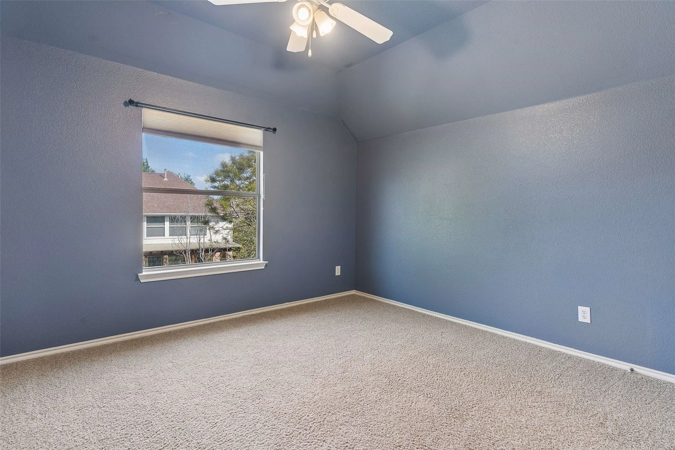 Single Family Residence For Sale in Collin County , 1908 Canyon Wren Drive, Mc Kinney, Texas 75071, 4 Bedroom, 4 Bathroom, 2 Garage spaces, 2,785 Sqft, built in 2004, mls#21222383, Real Estate Agent in Mc Kinney, Homes For Sale in Collin county, Homes For Sale in Mc Kinney, Realtor in Mc Kinney Texas, Real Estate Brokerage Independent Realty Texas, Luminita Cordes Realtor