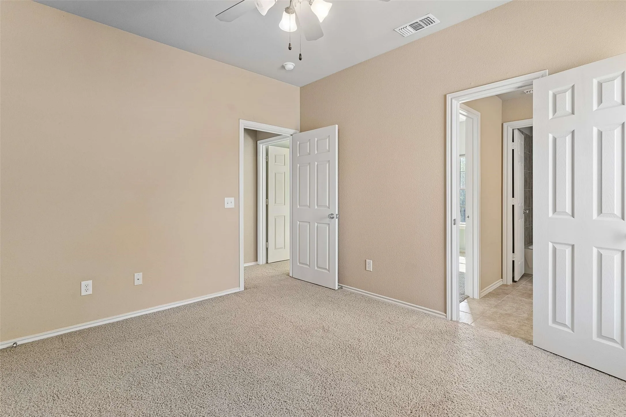 Single Family Residence For Sale in Collin County , 1908 Canyon Wren Drive, Mc Kinney, Texas 75071, 4 Bedroom, 4 Bathroom, 2 Garage spaces, 2,785 Sqft, built in 2004, mls#21222383, Real Estate Agent in Mc Kinney, Homes For Sale in Collin county, Homes For Sale in Mc Kinney, Realtor in Mc Kinney Texas, Real Estate Brokerage Independent Realty Texas, Luminita Cordes Realtor