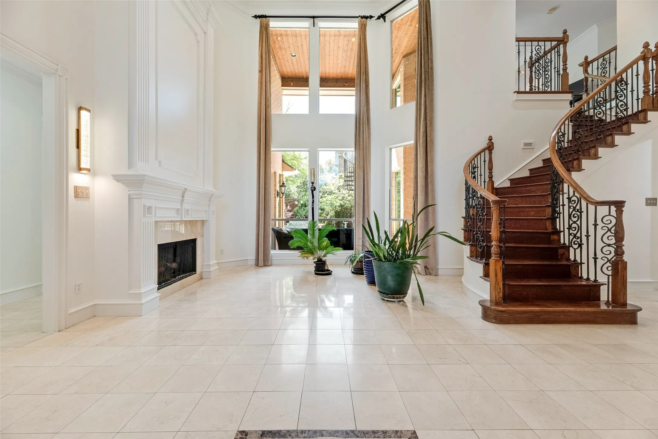 Single Family Residence For Sale in Collin County , 6436 Bermuda Dunes Drive, Plano, Texas 75093, 4 Bedroom, 4 Bathroom, 3 Garage spaces, 3,425 Sqft, built in 1992, Preowned, mls#21221859, Real Estate Agent in Plano, Homes For Sale in Collin county, Homes For Sale in Plano, Realtor in Plano Texas, Real Estate Brokerage Independent Realty Texas, Luminita Cordes Realtor