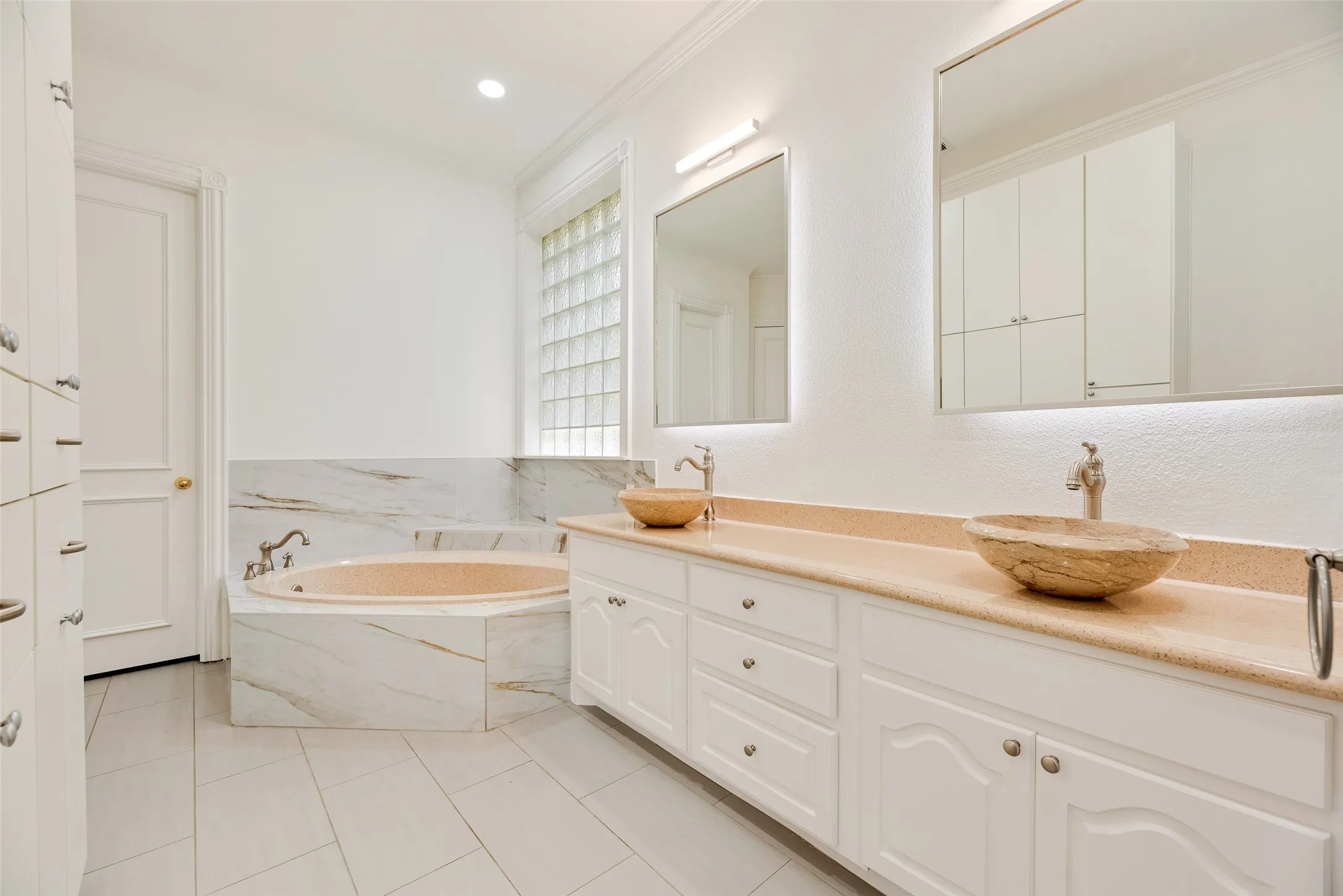 Single Family Residence For Sale in Collin County , 6436 Bermuda Dunes Drive, Plano, Texas 75093, 4 Bedroom, 4 Bathroom, 3 Garage spaces, 3,425 Sqft, built in 1992, Preowned, mls#21221859, Real Estate Agent in Plano, Homes For Sale in Collin county, Homes For Sale in Plano, Realtor in Plano Texas, Real Estate Brokerage Independent Realty Texas, Luminita Cordes Realtor
