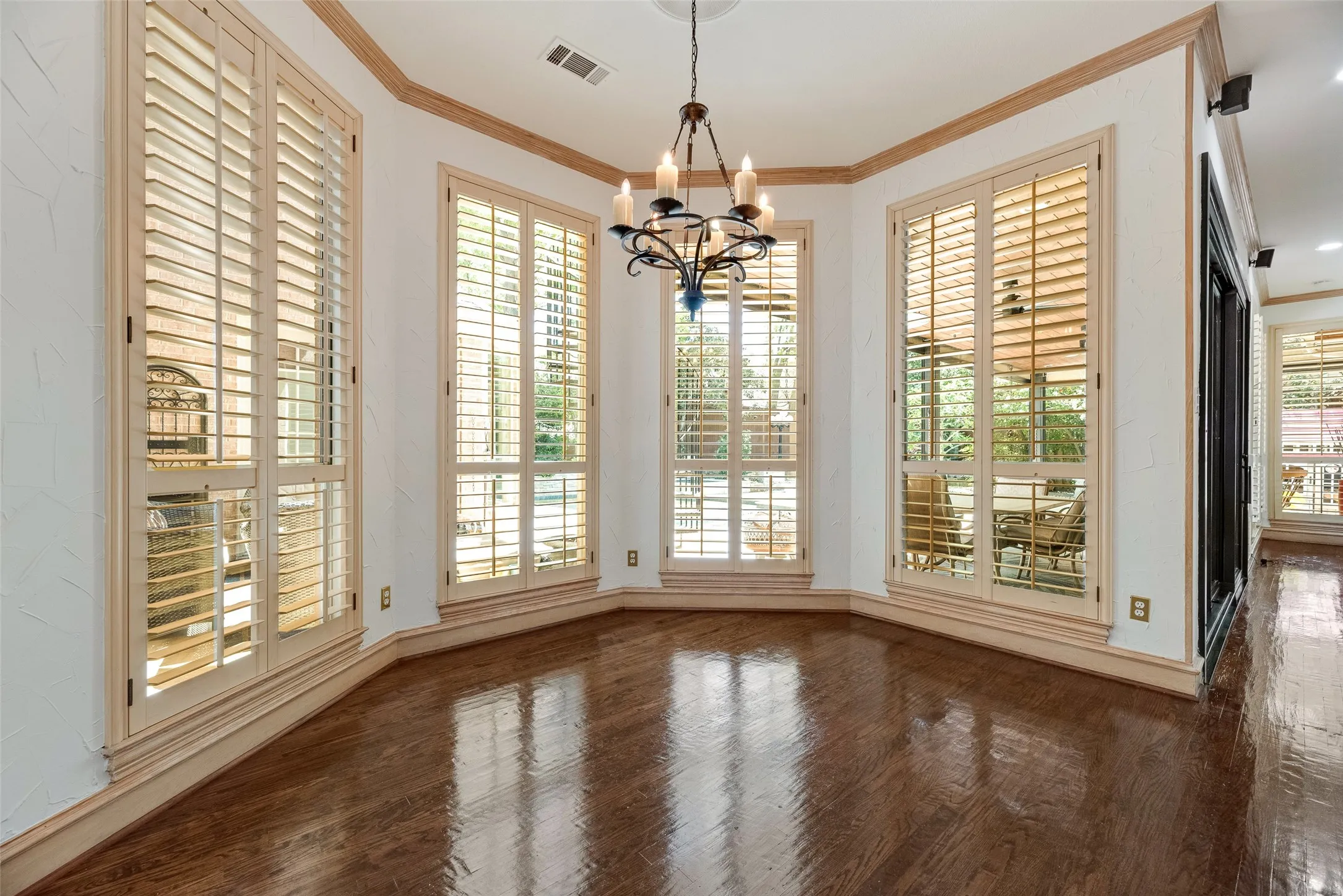 Single Family Residence For Sale in Collin County , 6436 Bermuda Dunes Drive, Plano, Texas 75093, 4 Bedroom, 4 Bathroom, 3 Garage spaces, 3,425 Sqft, built in 1992, Preowned, mls#21221859, Real Estate Agent in Plano, Homes For Sale in Collin county, Homes For Sale in Plano, Realtor in Plano Texas, Real Estate Brokerage Independent Realty Texas, Luminita Cordes Realtor