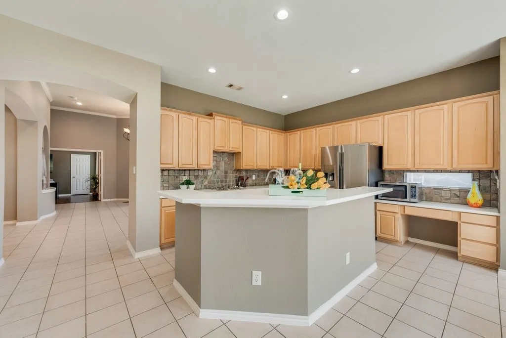Single Family Residence For Sale in Collin County , 7301 Summer Glen Drive, Mc Kinney, Texas 75072, 3 Bedroom, 2 Bathroom, 2 Garage spaces, 2,520 Sqft, built in 2001, mls#21222431, Real Estate Agent in Mc Kinney, Homes For Sale in Collin county, Homes For Sale in Mc Kinney, Realtor in Mc Kinney Texas, Real Estate Brokerage Independent Realty Texas, Luminita Cordes Realtor
