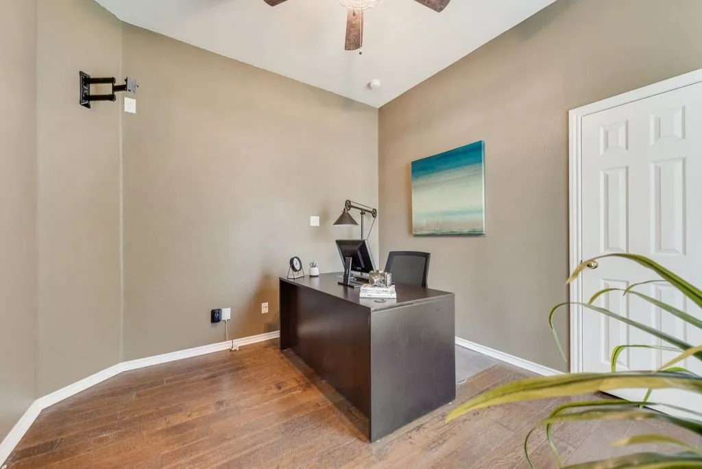 Single Family Residence For Sale in Collin County , 7301 Summer Glen Drive, Mc Kinney, Texas 75072, 3 Bedroom, 2 Bathroom, 2 Garage spaces, 2,520 Sqft, built in 2001, mls#21222431, Real Estate Agent in Mc Kinney, Homes For Sale in Collin county, Homes For Sale in Mc Kinney, Realtor in Mc Kinney Texas, Real Estate Brokerage Independent Realty Texas, Luminita Cordes Realtor
