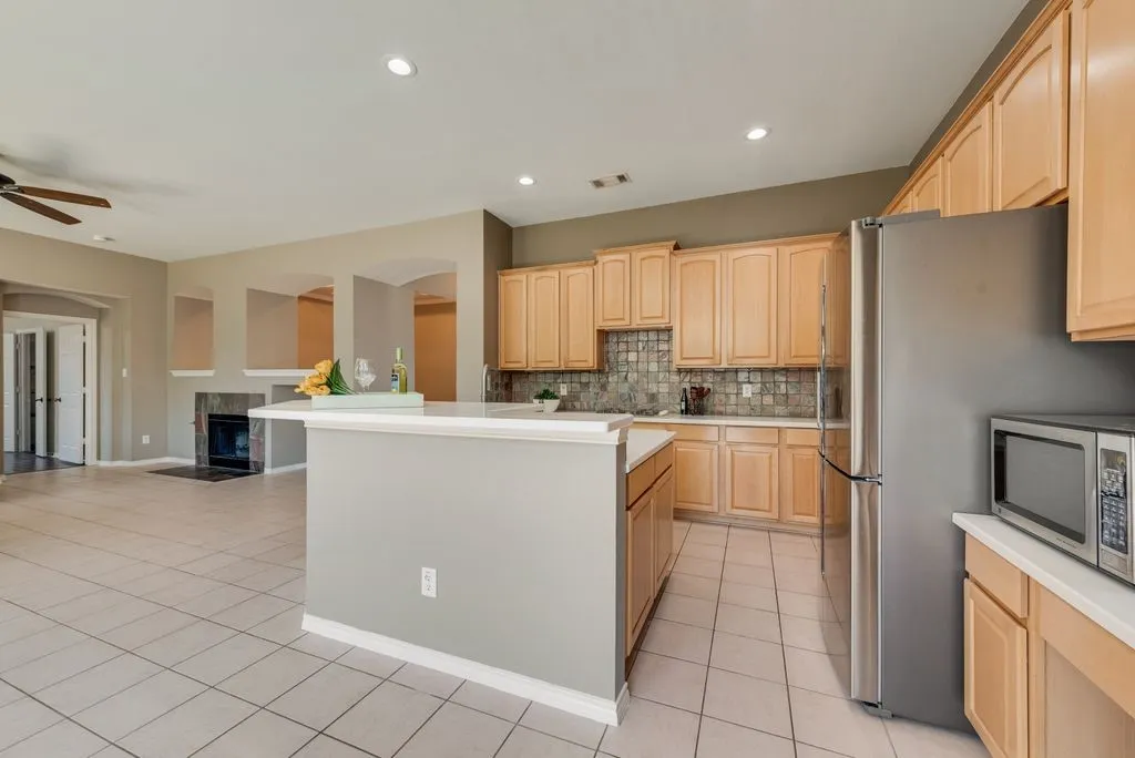 Single Family Residence For Sale in Collin County , 7301 Summer Glen Drive, Mc Kinney, Texas 75072, 3 Bedroom, 2 Bathroom, 2 Garage spaces, 2,520 Sqft, built in 2001, mls#21222431, Real Estate Agent in Mc Kinney, Homes For Sale in Collin county, Homes For Sale in Mc Kinney, Realtor in Mc Kinney Texas, Real Estate Brokerage Independent Realty Texas, Luminita Cordes Realtor