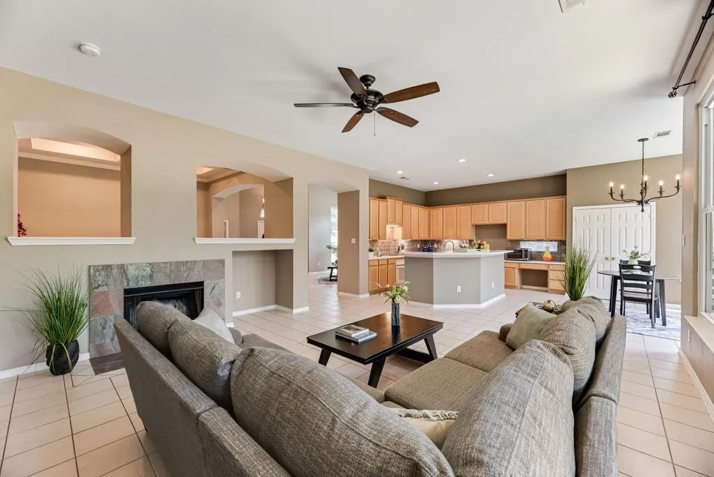 Single Family Residence For Sale in Collin County , 7301 Summer Glen Drive, Mc Kinney, Texas 75072, 3 Bedroom, 2 Bathroom, 2 Garage spaces, 2,520 Sqft, built in 2001, mls#21222431, Real Estate Agent in Mc Kinney, Homes For Sale in Collin county, Homes For Sale in Mc Kinney, Realtor in Mc Kinney Texas, Real Estate Brokerage Independent Realty Texas, Luminita Cordes Realtor
