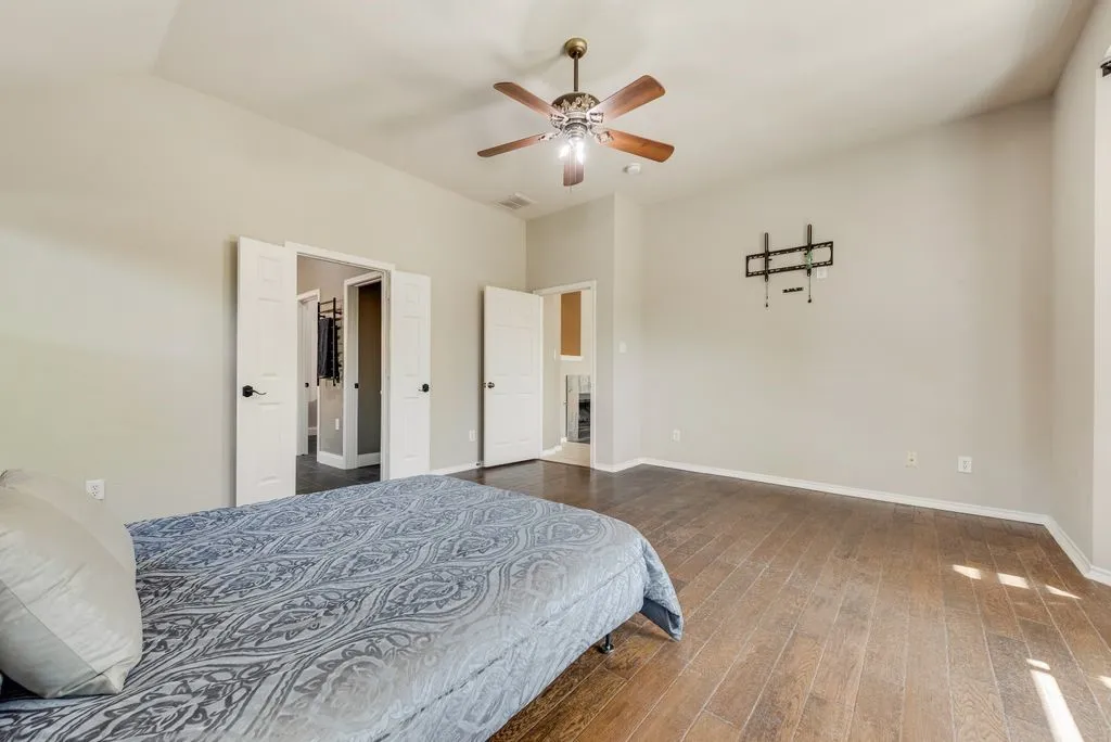 Single Family Residence For Sale in Collin County , 7301 Summer Glen Drive, Mc Kinney, Texas 75072, 3 Bedroom, 2 Bathroom, 2 Garage spaces, 2,520 Sqft, built in 2001, mls#21222431, Real Estate Agent in Mc Kinney, Homes For Sale in Collin county, Homes For Sale in Mc Kinney, Realtor in Mc Kinney Texas, Real Estate Brokerage Independent Realty Texas, Luminita Cordes Realtor
