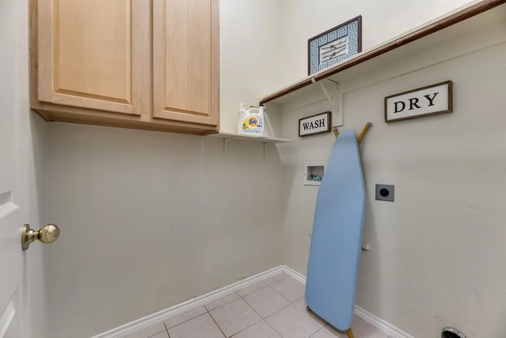 Single Family Residence For Sale in Collin County , 7301 Summer Glen Drive, Mc Kinney, Texas 75072, 3 Bedroom, 2 Bathroom, 2 Garage spaces, 2,520 Sqft, built in 2001, mls#21222431, Real Estate Agent in Mc Kinney, Homes For Sale in Collin county, Homes For Sale in Mc Kinney, Realtor in Mc Kinney Texas, Real Estate Brokerage Independent Realty Texas, Luminita Cordes Realtor