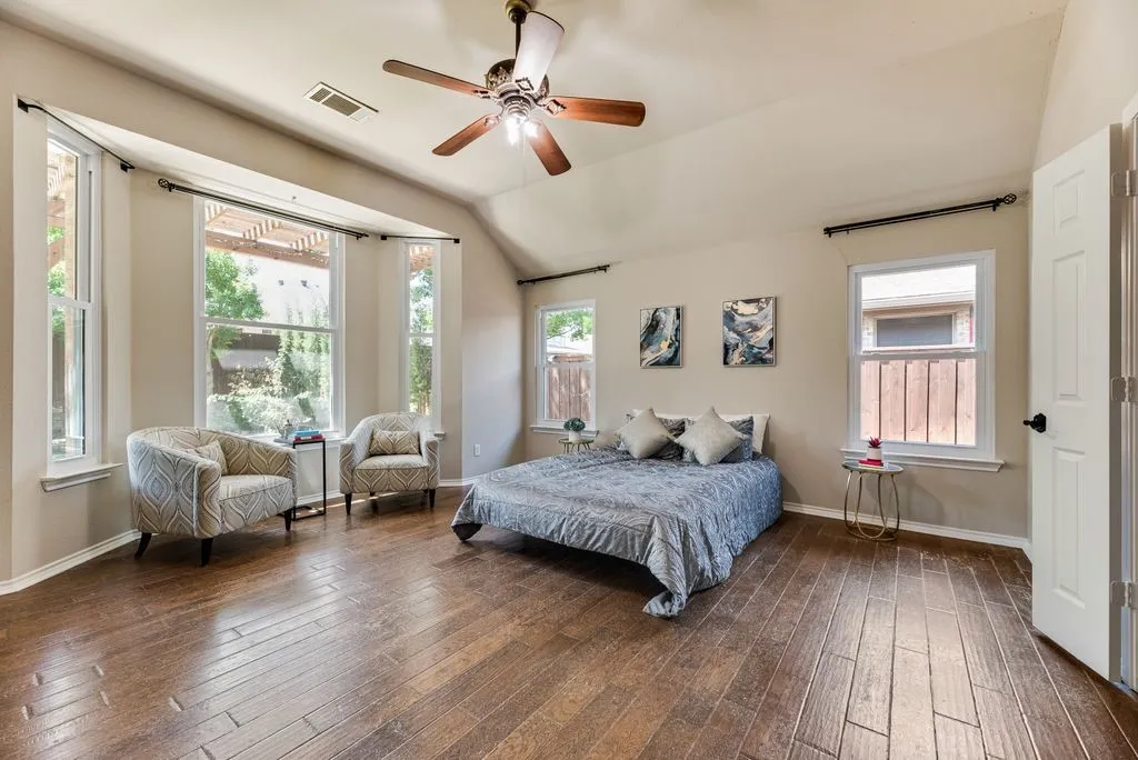 Single Family Residence For Sale in Collin County , 7301 Summer Glen Drive, Mc Kinney, Texas 75072, 3 Bedroom, 2 Bathroom, 2 Garage spaces, 2,520 Sqft, built in 2001, mls#21222431, Real Estate Agent in Mc Kinney, Homes For Sale in Collin county, Homes For Sale in Mc Kinney, Realtor in Mc Kinney Texas, Real Estate Brokerage Independent Realty Texas, Luminita Cordes Realtor