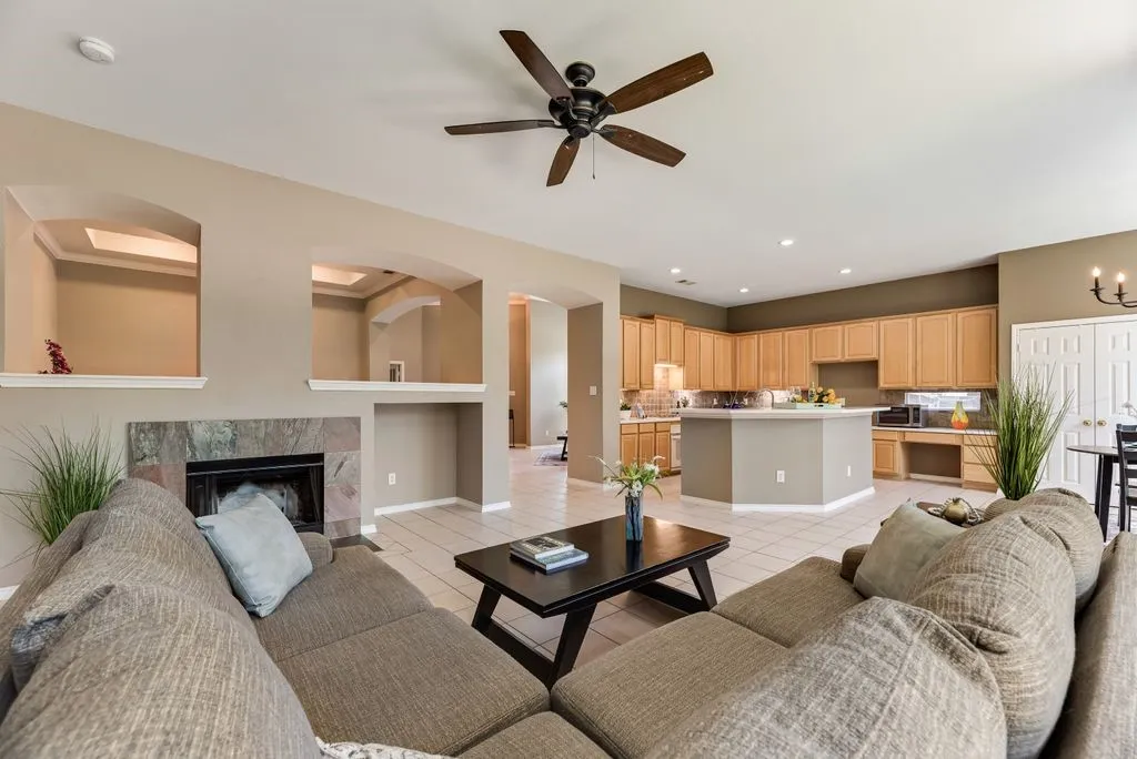 Single Family Residence For Sale in Collin County , 7301 Summer Glen Drive, Mc Kinney, Texas 75072, 3 Bedroom, 2 Bathroom, 2 Garage spaces, 2,520 Sqft, built in 2001, mls#21222431, Real Estate Agent in Mc Kinney, Homes For Sale in Collin county, Homes For Sale in Mc Kinney, Realtor in Mc Kinney Texas, Real Estate Brokerage Independent Realty Texas, Luminita Cordes Realtor