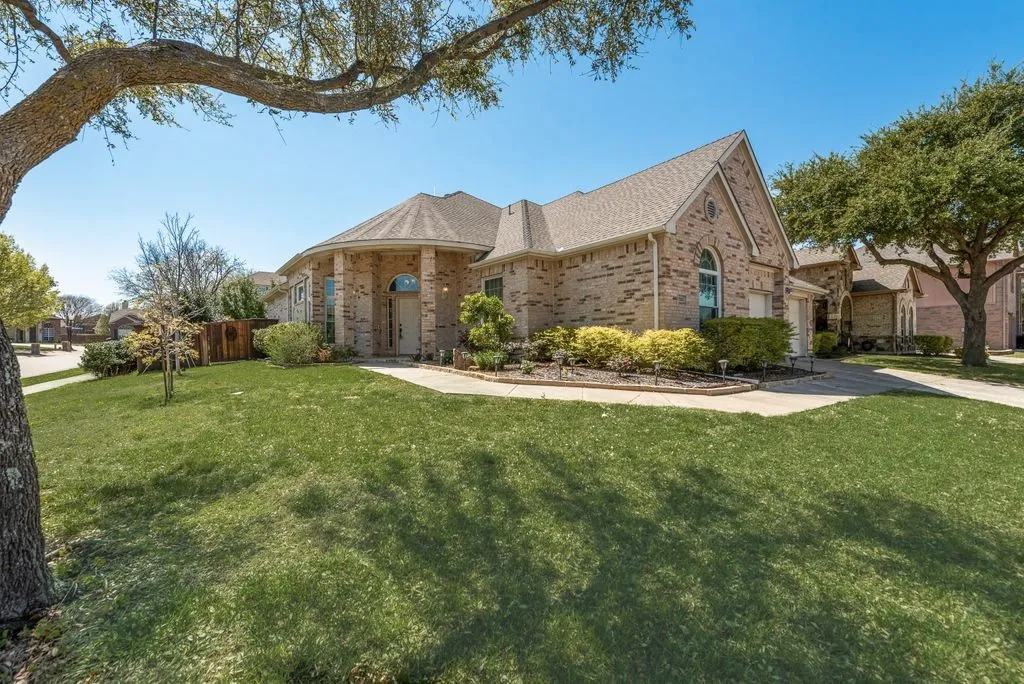 Single Family Residence For Sale in Collin County , 7301 Summer Glen Drive, Mc Kinney, Texas 75072, 3 Bedroom, 2 Bathroom, 2 Garage spaces, 2,520 Sqft, built in 2001, mls#21222431, Real Estate Agent in Mc Kinney, Homes For Sale in Collin county, Homes For Sale in Mc Kinney, Realtor in Mc Kinney Texas, Real Estate Brokerage Independent Realty Texas, Luminita Cordes Realtor