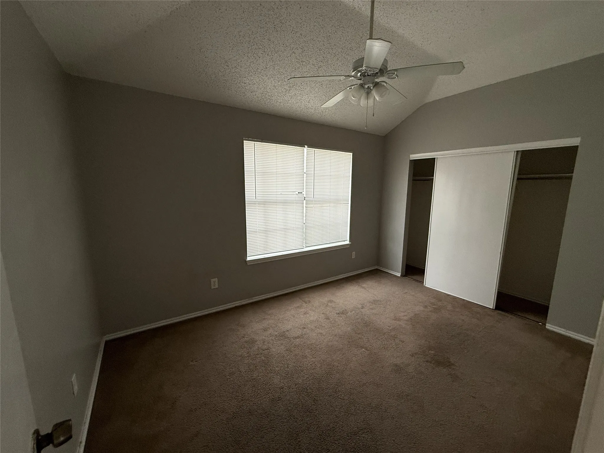 Single Family Residence For Sale in Dallas County , 2011 Nectar Drive, Mesquite, Texas 75149, 3 Bedroom, 2 Bathroom, Garage spaces, 1,469 Sqft, built in 1986, Preowned, mls#21222563, Real Estate Agent in Mesquite, Homes For Sale in Dallas county, Homes For Sale in Mesquite, Realtor in Mesquite Texas, Real Estate Brokerage Independent Realty Texas, Luminita Cordes Realtor
