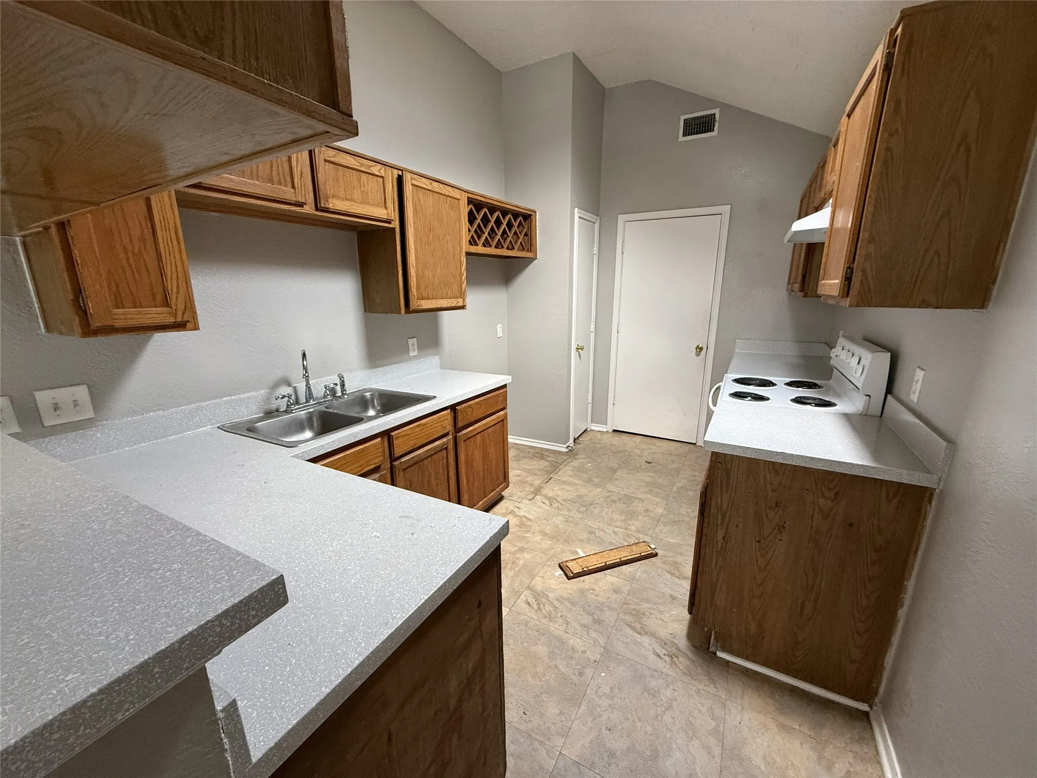 Single Family Residence For Sale in Dallas County , 2011 Nectar Drive, Mesquite, Texas 75149, 3 Bedroom, 2 Bathroom, Garage spaces, 1,469 Sqft, built in 1986, Preowned, mls#21222563, Real Estate Agent in Mesquite, Homes For Sale in Dallas county, Homes For Sale in Mesquite, Realtor in Mesquite Texas, Real Estate Brokerage Independent Realty Texas, Luminita Cordes Realtor