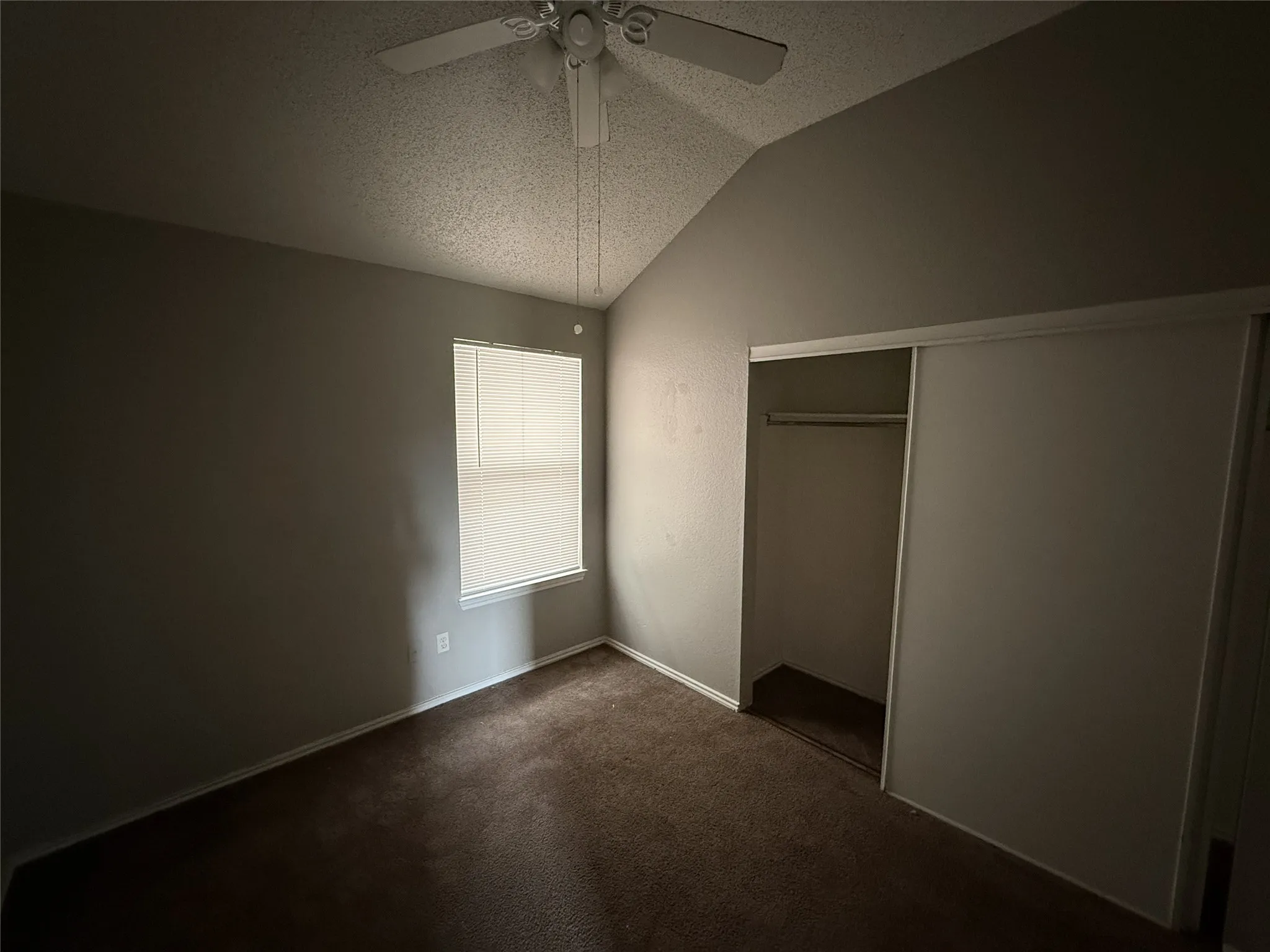 Single Family Residence For Sale in Dallas County , 2011 Nectar Drive, Mesquite, Texas 75149, 3 Bedroom, 2 Bathroom, Garage spaces, 1,469 Sqft, built in 1986, Preowned, mls#21222563, Real Estate Agent in Mesquite, Homes For Sale in Dallas county, Homes For Sale in Mesquite, Realtor in Mesquite Texas, Real Estate Brokerage Independent Realty Texas, Luminita Cordes Realtor