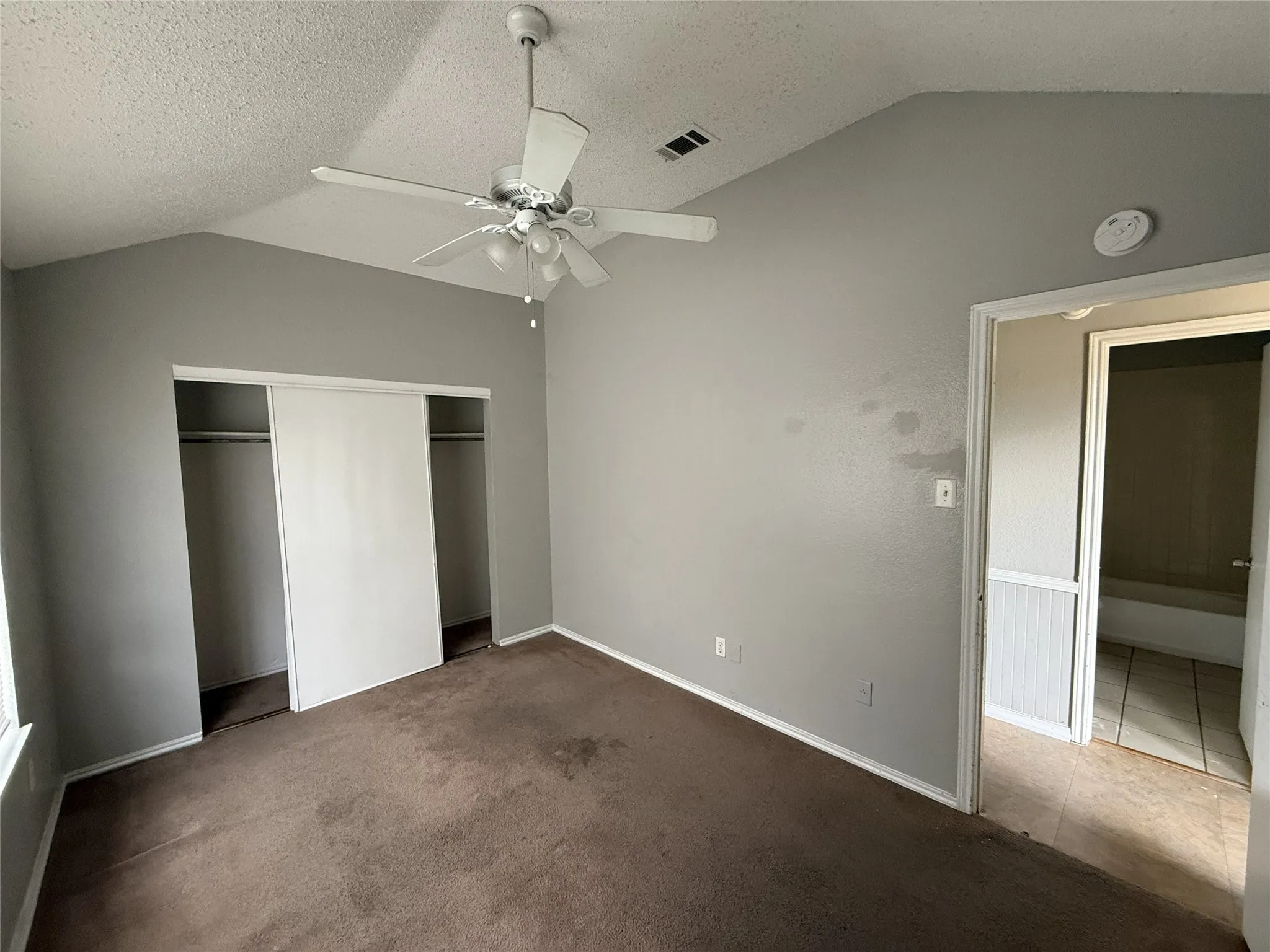 Single Family Residence For Sale in Dallas County , 2011 Nectar Drive, Mesquite, Texas 75149, 3 Bedroom, 2 Bathroom, Garage spaces, 1,469 Sqft, built in 1986, Preowned, mls#21222563, Real Estate Agent in Mesquite, Homes For Sale in Dallas county, Homes For Sale in Mesquite, Realtor in Mesquite Texas, Real Estate Brokerage Independent Realty Texas, Luminita Cordes Realtor