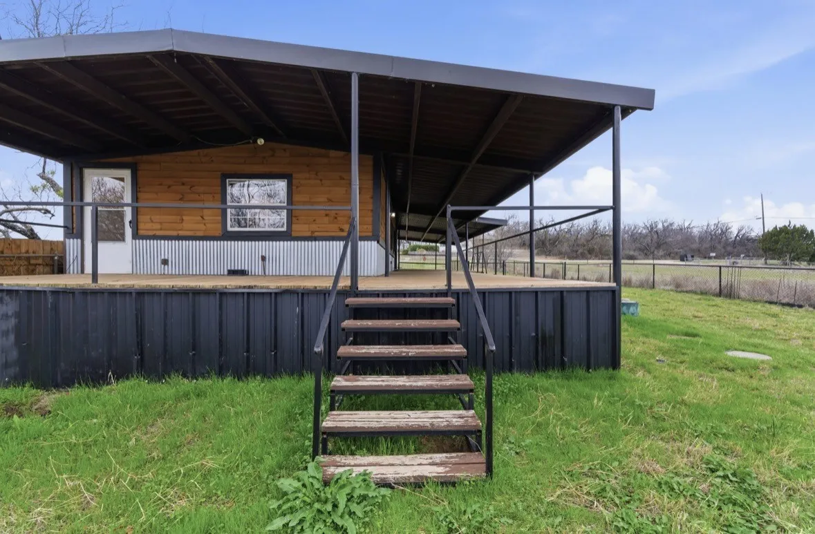 Manufactured Home For Sale in Stephens County , 504 Water District Road 214, Breckenridge, Texas 76424, 1 Bedroom, 1 Bathroom, Garage spaces, 900 Sqft, built in 0, Price $139,000, mls#21222589, Real Estate Agent in Breckenridge, Homes For Sale in Stephens county, Homes For Sale in Breckenridge, Realtor in Breckenridge Texas, Real Estate Brokerage Independent Realty Texas, Luminita Cordes Realtor