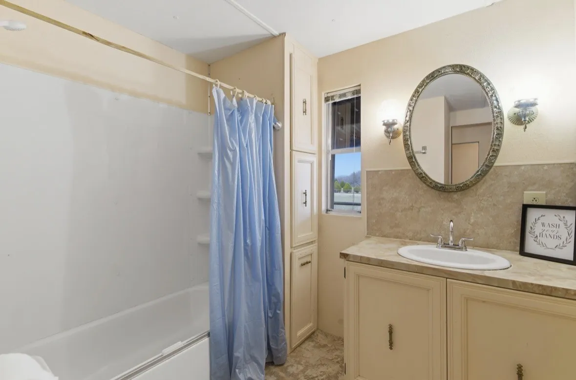 Manufactured Home For Sale in Stephens County , 504 Water District Road 214, Breckenridge, Texas 76424, 1 Bedroom, 1 Bathroom, Garage spaces, 900 Sqft, built in 0, Price $139,000, mls#21222589, Real Estate Agent in Breckenridge, Homes For Sale in Stephens county, Homes For Sale in Breckenridge, Realtor in Breckenridge Texas, Real Estate Brokerage Independent Realty Texas, Luminita Cordes Realtor