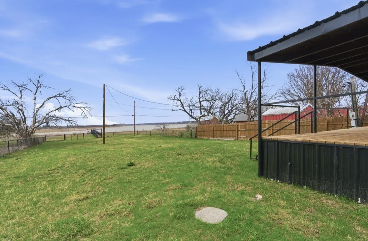 Manufactured Home For Sale in Stephens County , 504 Water District Road 214, Breckenridge, Texas 76424, 1 Bedroom, 1 Bathroom, Garage spaces, 900 Sqft, built in 0, Price $139,000, mls#21222589, Real Estate Agent in Breckenridge, Homes For Sale in Stephens county, Homes For Sale in Breckenridge, Realtor in Breckenridge Texas, Real Estate Brokerage Independent Realty Texas, Luminita Cordes Realtor