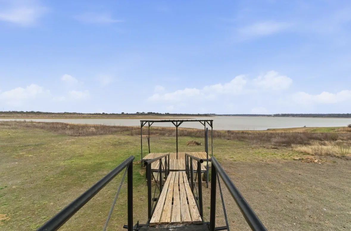 Manufactured Home For Sale in Stephens County , 504 Water District Road 214, Breckenridge, Texas 76424, 1 Bedroom, 1 Bathroom, Garage spaces, 900 Sqft, built in 0, Price $139,000, mls#21222589, Real Estate Agent in Breckenridge, Homes For Sale in Stephens county, Homes For Sale in Breckenridge, Realtor in Breckenridge Texas, Real Estate Brokerage Independent Realty Texas, Luminita Cordes Realtor