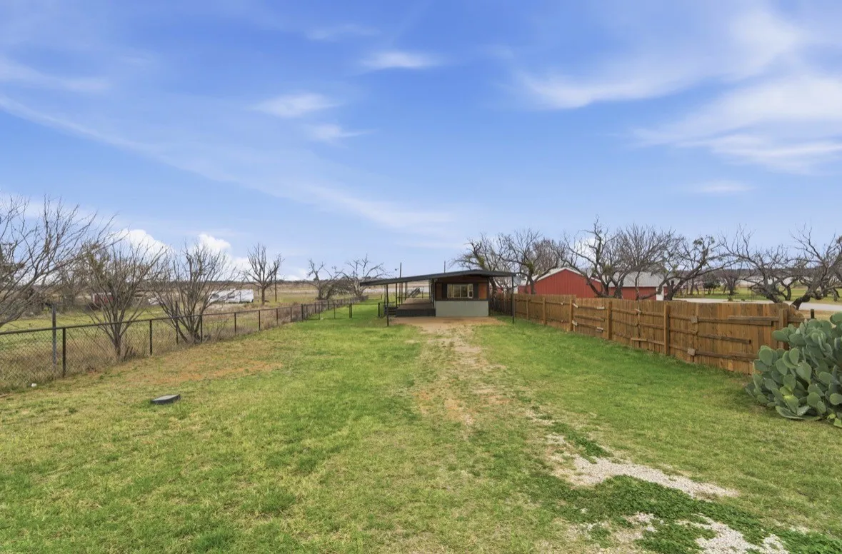 Manufactured Home For Sale in Stephens County , 504 Water District Road 214, Breckenridge, Texas 76424, 1 Bedroom, 1 Bathroom, Garage spaces, 900 Sqft, built in 0, Price $139,000, mls#21222589, Real Estate Agent in Breckenridge, Homes For Sale in Stephens county, Homes For Sale in Breckenridge, Realtor in Breckenridge Texas, Real Estate Brokerage Independent Realty Texas, Luminita Cordes Realtor