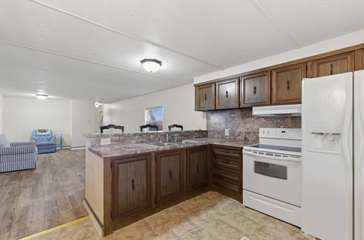 Manufactured Home For Sale in Stephens County , 504 Water District Road 214, Breckenridge, Texas 76424, 1 Bedroom, 1 Bathroom, Garage spaces, 900 Sqft, built in 0, Price $139,000, mls#21222589, Real Estate Agent in Breckenridge, Homes For Sale in Stephens county, Homes For Sale in Breckenridge, Realtor in Breckenridge Texas, Real Estate Brokerage Independent Realty Texas, Luminita Cordes Realtor