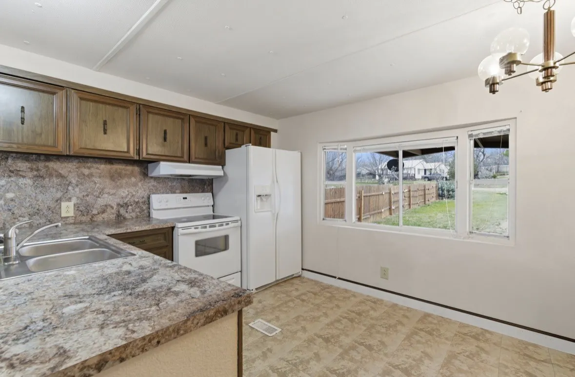 Manufactured Home For Sale in Stephens County , 504 Water District Road 214, Breckenridge, Texas 76424, 1 Bedroom, 1 Bathroom, Garage spaces, 900 Sqft, built in 0, Price $139,000, mls#21222589, Real Estate Agent in Breckenridge, Homes For Sale in Stephens county, Homes For Sale in Breckenridge, Realtor in Breckenridge Texas, Real Estate Brokerage Independent Realty Texas, Luminita Cordes Realtor