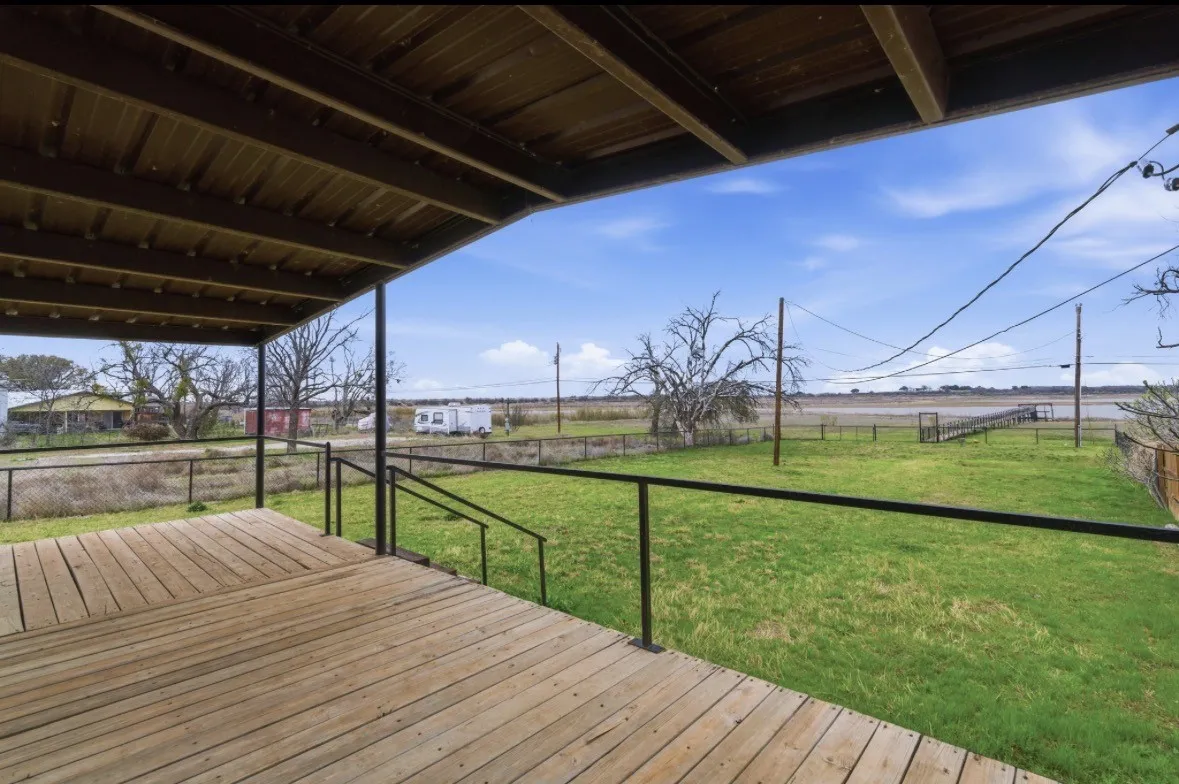 Manufactured Home For Sale in Stephens County , 504 Water District Road 214, Breckenridge, Texas 76424, 1 Bedroom, 1 Bathroom, Garage spaces, 900 Sqft, built in 0, Price $139,000, mls#21222589, Real Estate Agent in Breckenridge, Homes For Sale in Stephens county, Homes For Sale in Breckenridge, Realtor in Breckenridge Texas, Real Estate Brokerage Independent Realty Texas, Luminita Cordes Realtor