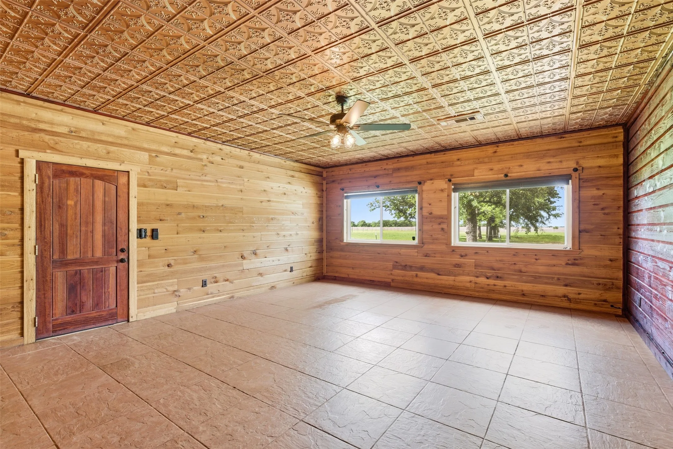 Your extra space room, guest room, or flex bedroom.