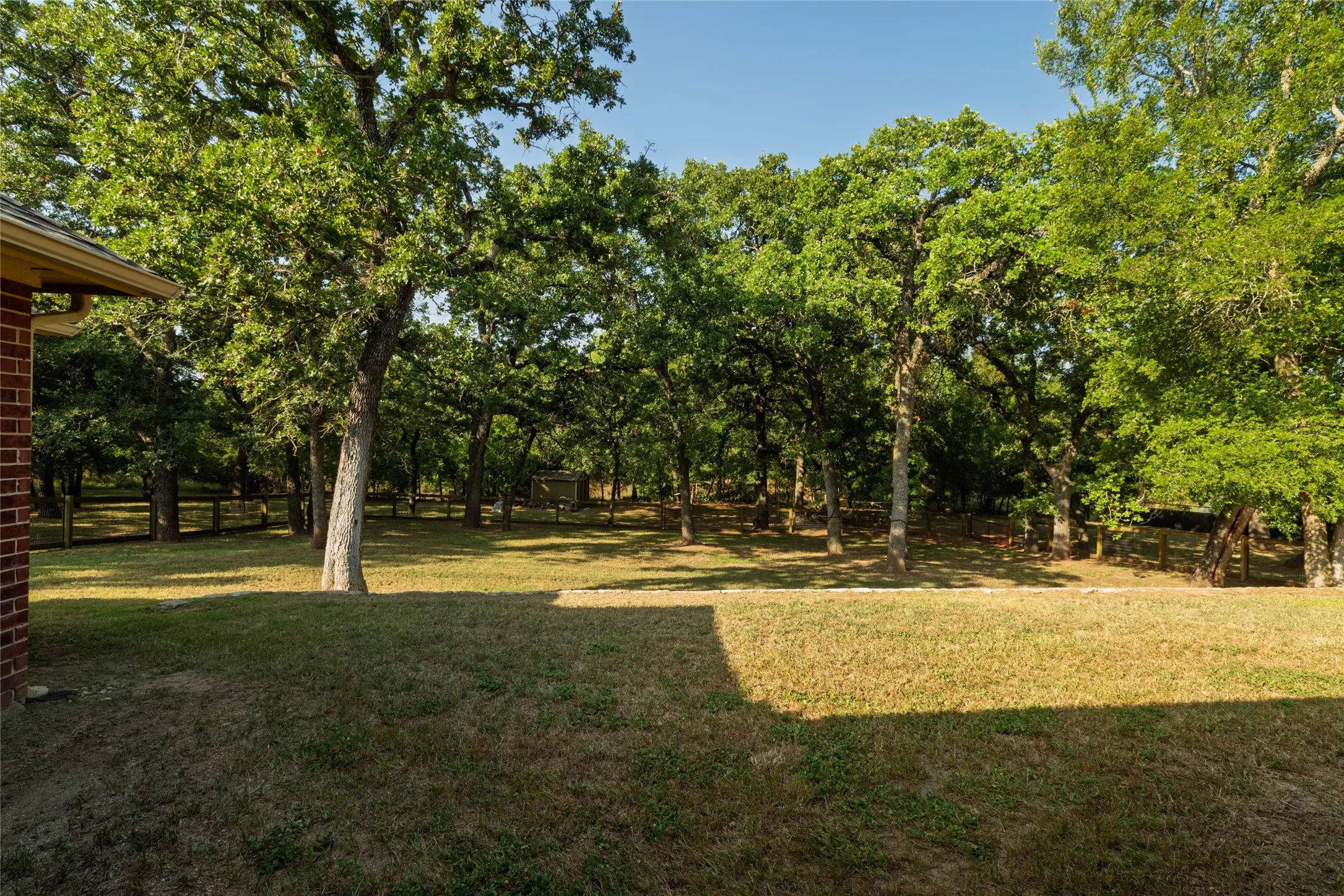 Single Family Residence For Sale in Parker County , 349 Sandpiper Drive, Weatherford, Texas 76088, 3 Bedroom, 2 Bathroom, 2 Garage spaces, 2,256 Sqft, built in 2005, Preowned, mls#21222649, Real Estate Agent in Weatherford, Homes For Sale in Parker county, Homes For Sale in Weatherford, Realtor in Weatherford Texas, Real Estate Brokerage Independent Realty Texas, Luminita Cordes Realtor