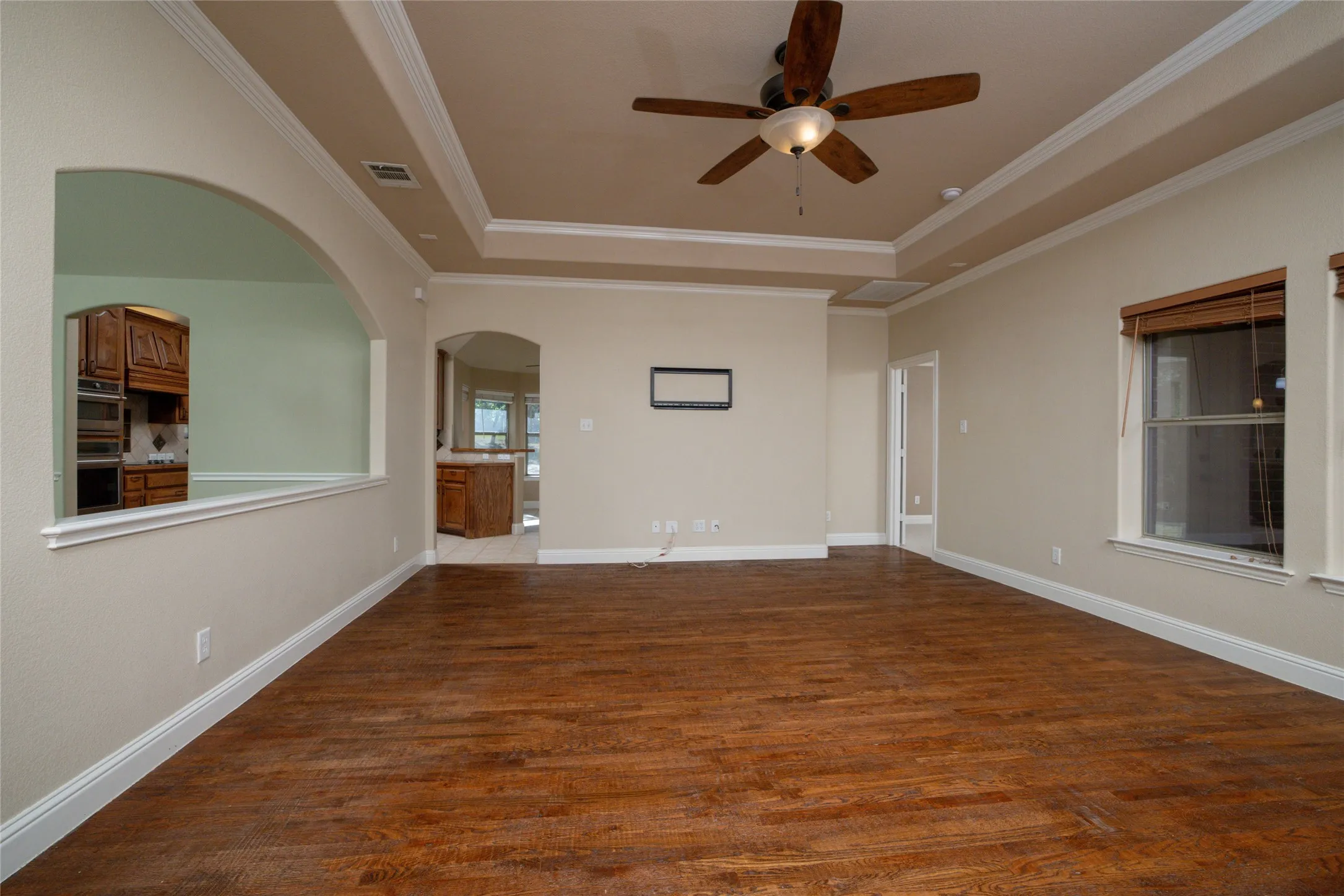 Single Family Residence For Sale in Parker County , 349 Sandpiper Drive, Weatherford, Texas 76088, 3 Bedroom, 2 Bathroom, 2 Garage spaces, 2,256 Sqft, built in 2005, Preowned, mls#21222649, Real Estate Agent in Weatherford, Homes For Sale in Parker county, Homes For Sale in Weatherford, Realtor in Weatherford Texas, Real Estate Brokerage Independent Realty Texas, Luminita Cordes Realtor