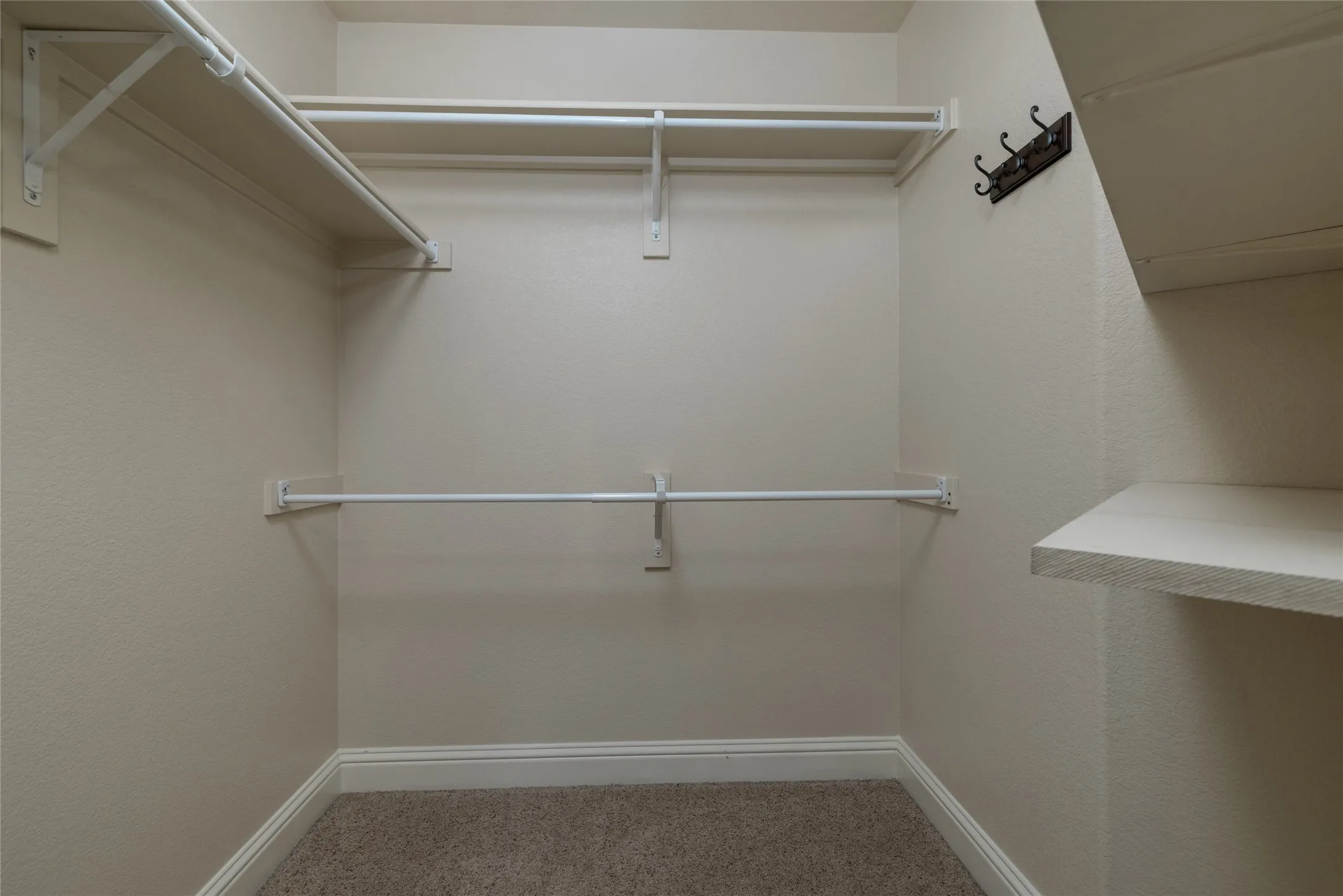 Single Family Residence For Sale in Parker County , 349 Sandpiper Drive, Weatherford, Texas 76088, 3 Bedroom, 2 Bathroom, 2 Garage spaces, 2,256 Sqft, built in 2005, Preowned, mls#21222649, Real Estate Agent in Weatherford, Homes For Sale in Parker county, Homes For Sale in Weatherford, Realtor in Weatherford Texas, Real Estate Brokerage Independent Realty Texas, Luminita Cordes Realtor