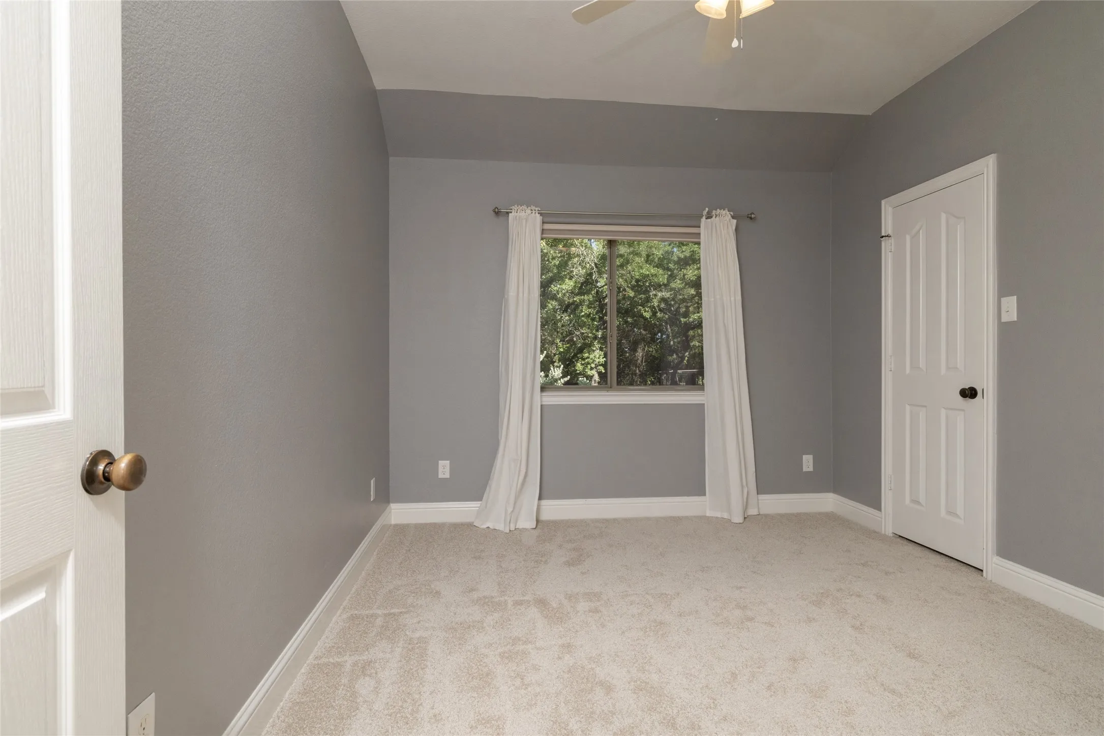 Single Family Residence For Sale in Parker County , 349 Sandpiper Drive, Weatherford, Texas 76088, 3 Bedroom, 2 Bathroom, 2 Garage spaces, 2,256 Sqft, built in 2005, Preowned, mls#21222649, Real Estate Agent in Weatherford, Homes For Sale in Parker county, Homes For Sale in Weatherford, Realtor in Weatherford Texas, Real Estate Brokerage Independent Realty Texas, Luminita Cordes Realtor