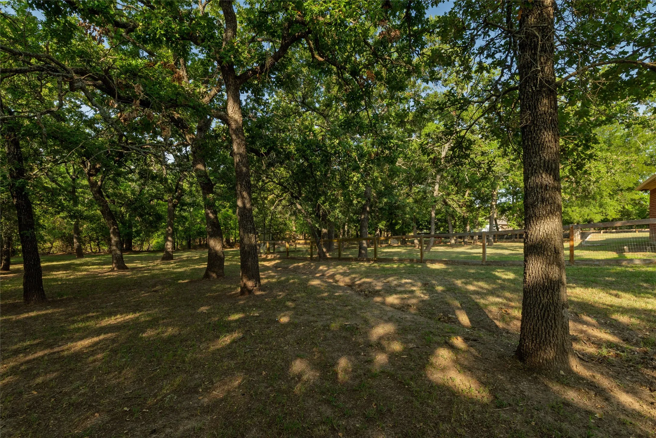 Single Family Residence For Sale in Parker County , 349 Sandpiper Drive, Weatherford, Texas 76088, 3 Bedroom, 2 Bathroom, 2 Garage spaces, 2,256 Sqft, built in 2005, Preowned, mls#21222649, Real Estate Agent in Weatherford, Homes For Sale in Parker county, Homes For Sale in Weatherford, Realtor in Weatherford Texas, Real Estate Brokerage Independent Realty Texas, Luminita Cordes Realtor