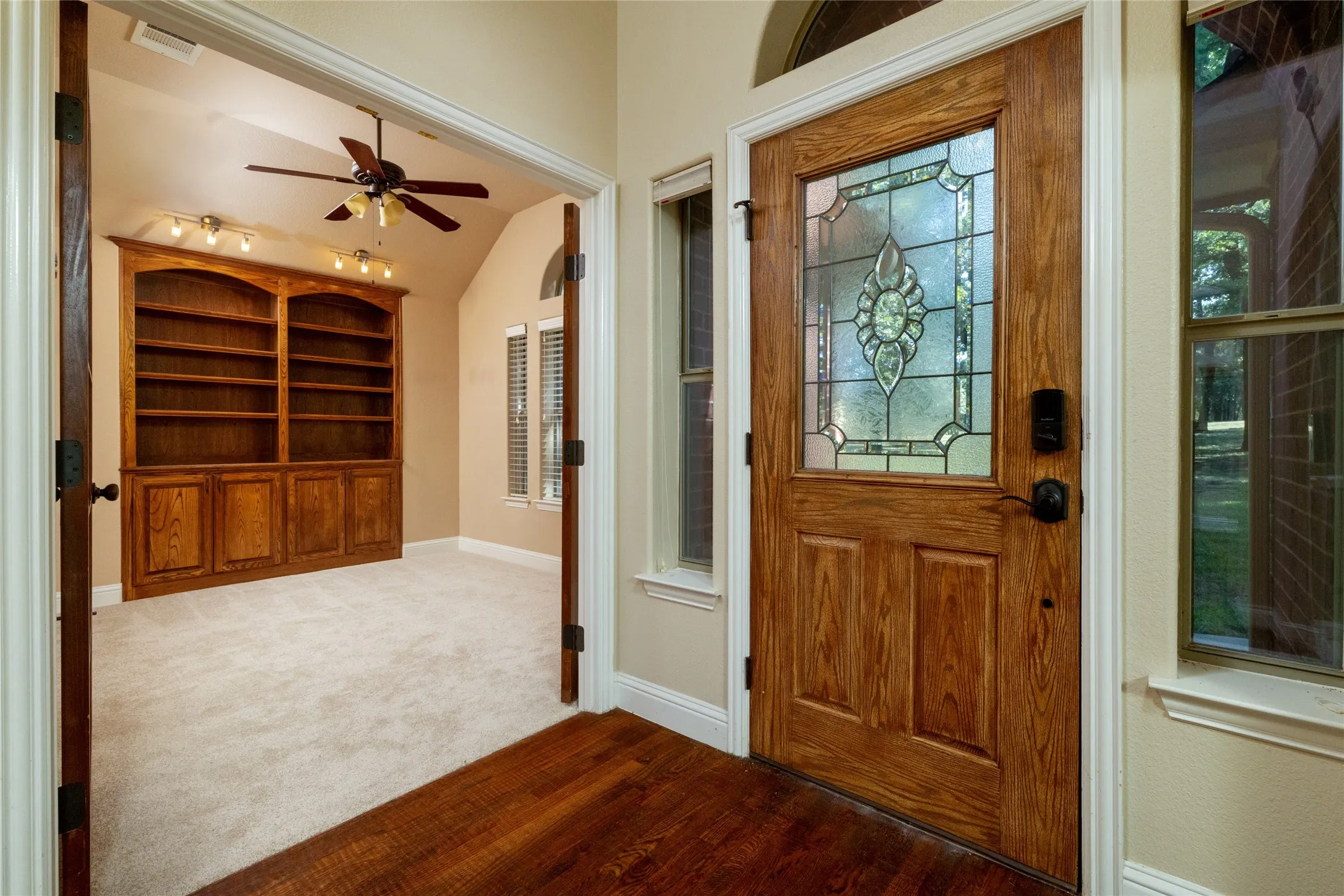 Single Family Residence For Sale in Parker County , 349 Sandpiper Drive, Weatherford, Texas 76088, 3 Bedroom, 2 Bathroom, 2 Garage spaces, 2,256 Sqft, built in 2005, Preowned, mls#21222649, Real Estate Agent in Weatherford, Homes For Sale in Parker county, Homes For Sale in Weatherford, Realtor in Weatherford Texas, Real Estate Brokerage Independent Realty Texas, Luminita Cordes Realtor
