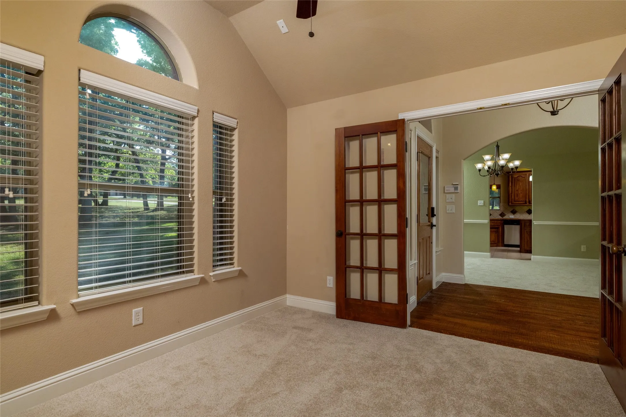 Single Family Residence For Sale in Parker County , 349 Sandpiper Drive, Weatherford, Texas 76088, 3 Bedroom, 2 Bathroom, 2 Garage spaces, 2,256 Sqft, built in 2005, Preowned, mls#21222649, Real Estate Agent in Weatherford, Homes For Sale in Parker county, Homes For Sale in Weatherford, Realtor in Weatherford Texas, Real Estate Brokerage Independent Realty Texas, Luminita Cordes Realtor