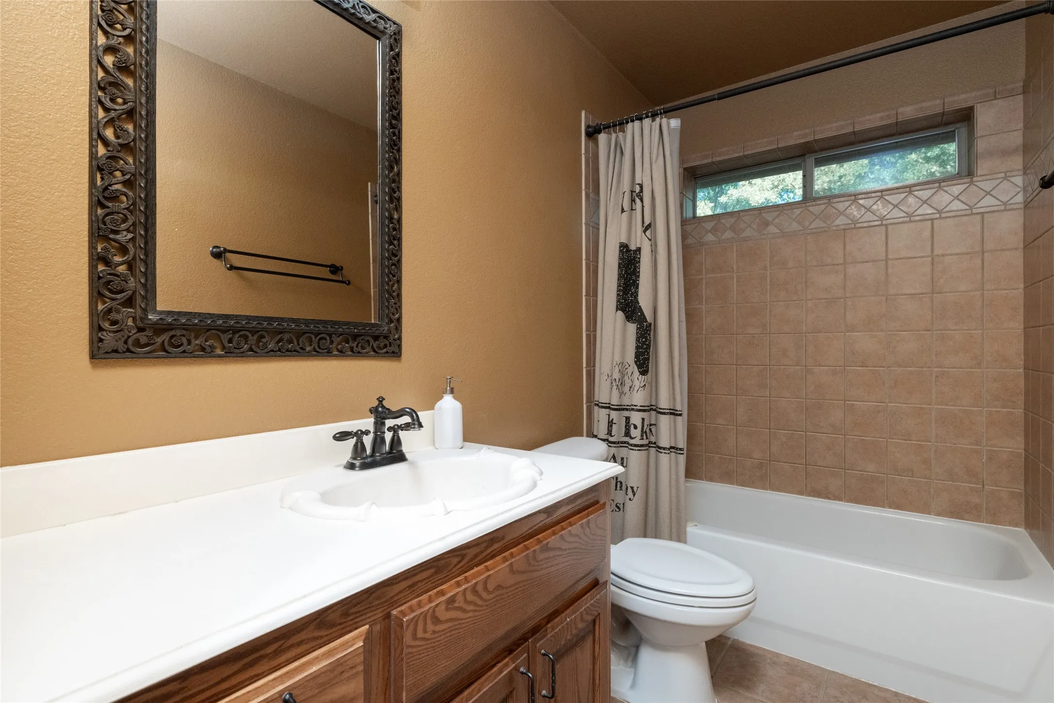 Single Family Residence For Sale in Parker County , 349 Sandpiper Drive, Weatherford, Texas 76088, 3 Bedroom, 2 Bathroom, 2 Garage spaces, 2,256 Sqft, built in 2005, Preowned, mls#21222649, Real Estate Agent in Weatherford, Homes For Sale in Parker county, Homes For Sale in Weatherford, Realtor in Weatherford Texas, Real Estate Brokerage Independent Realty Texas, Luminita Cordes Realtor