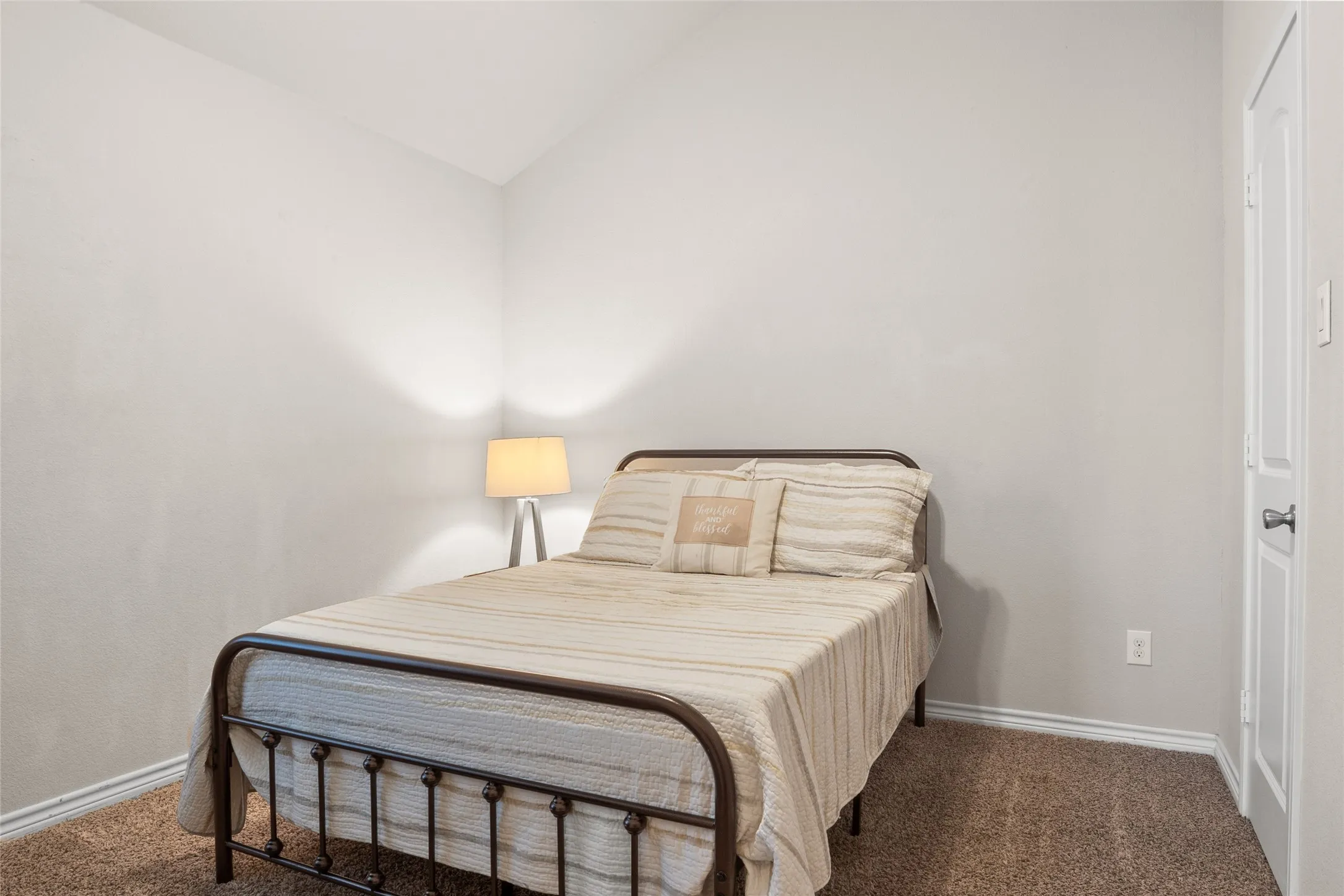 Single Family Residence For Sale in Denton County , 4126 Bridle Path Lane, Sanger, Texas 76266, 3 Bedroom, 2 Bathroom, 2 Garage spaces, 2,047 Sqft, built in 2016, Preowned, mls#21222653, Real Estate Agent in Sanger, Homes For Sale in Denton county, Homes For Sale in Sanger, Realtor in Sanger Texas, Real Estate Brokerage Independent Realty Texas, Luminita Cordes Realtor