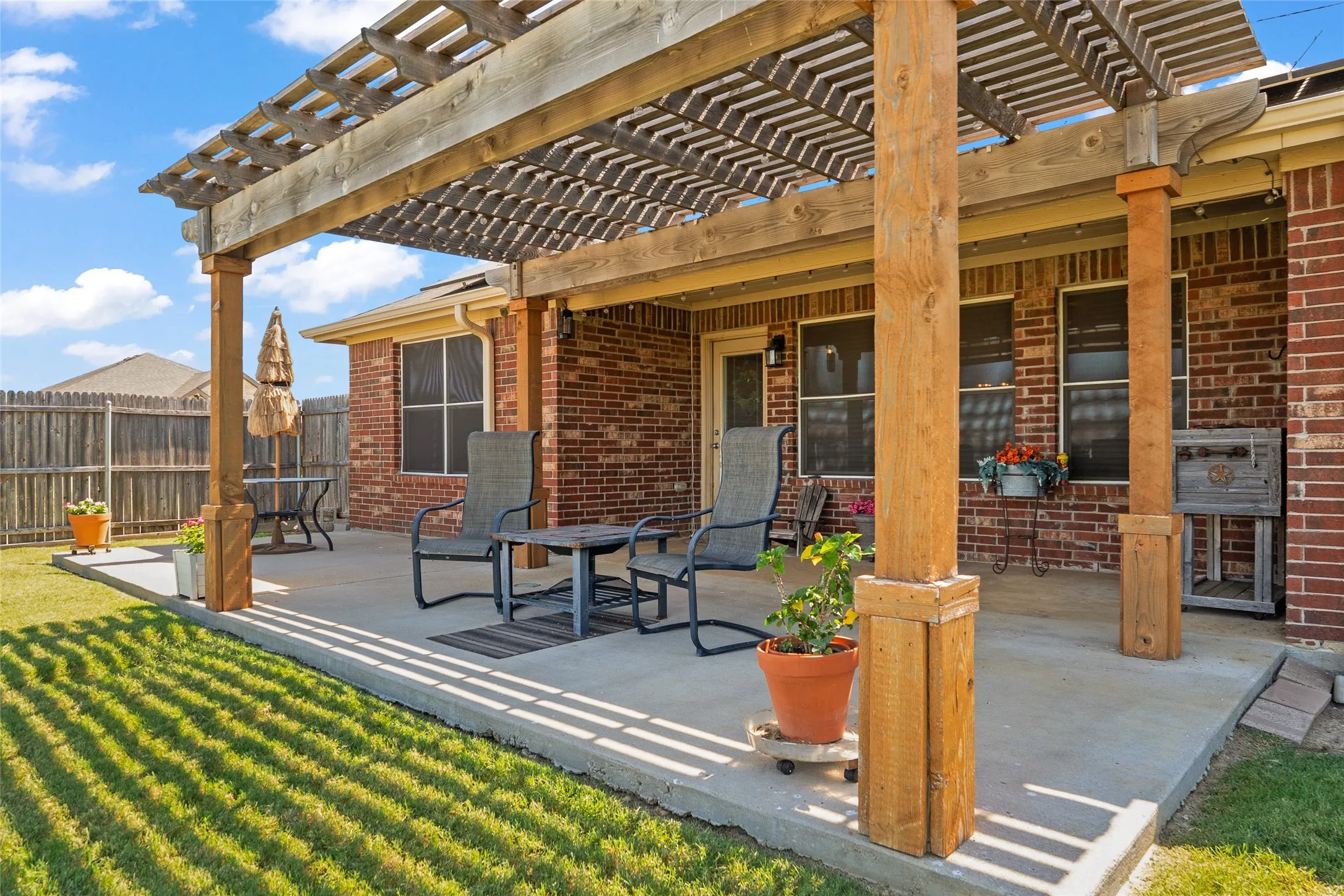 Single Family Residence For Sale in Denton County , 4126 Bridle Path Lane, Sanger, Texas 76266, 3 Bedroom, 2 Bathroom, 2 Garage spaces, 2,047 Sqft, built in 2016, Preowned, mls#21222653, Real Estate Agent in Sanger, Homes For Sale in Denton county, Homes For Sale in Sanger, Realtor in Sanger Texas, Real Estate Brokerage Independent Realty Texas, Luminita Cordes Realtor