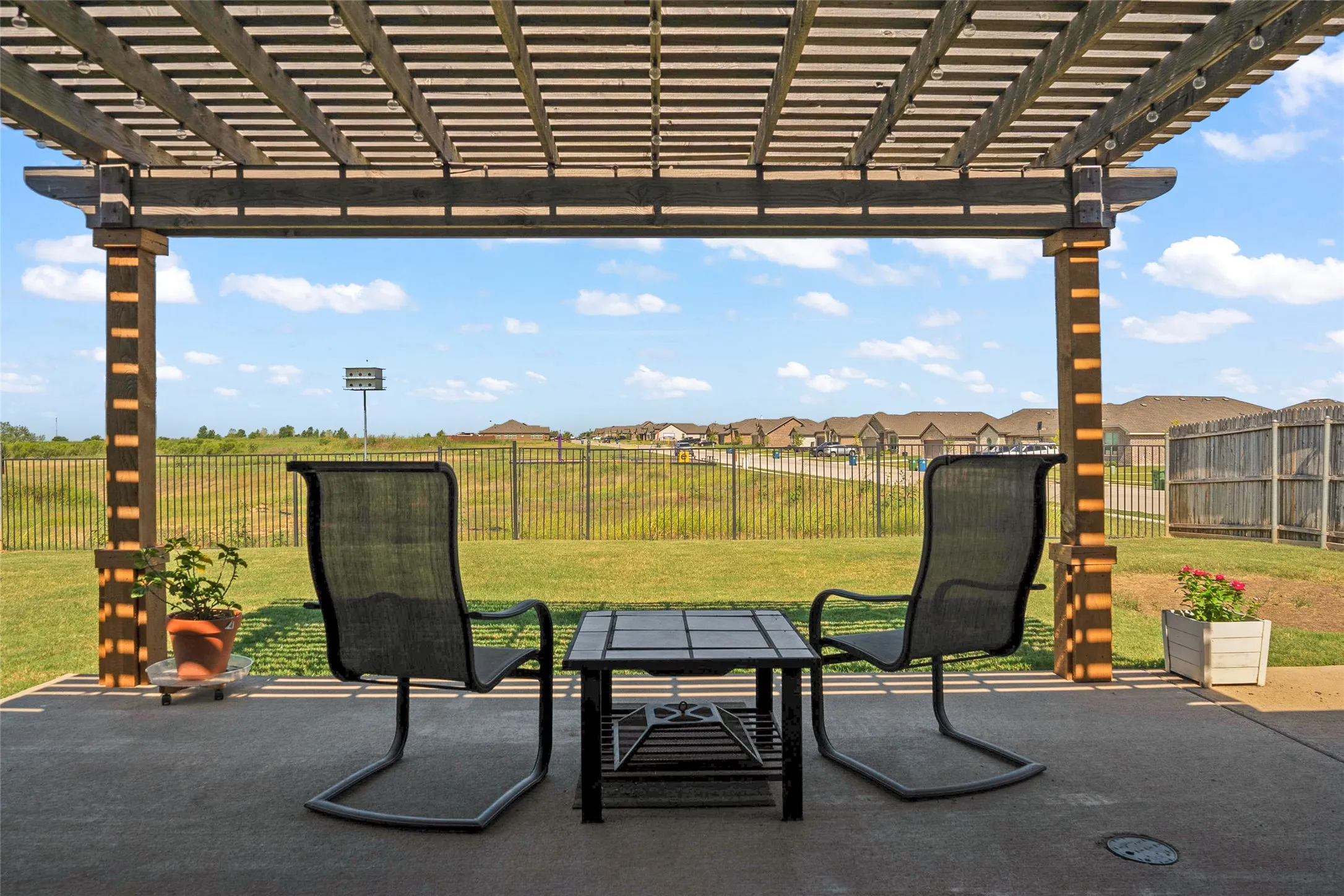 Single Family Residence For Sale in Denton County , 4126 Bridle Path Lane, Sanger, Texas 76266, 3 Bedroom, 2 Bathroom, 2 Garage spaces, 2,047 Sqft, built in 2016, Preowned, mls#21222653, Real Estate Agent in Sanger, Homes For Sale in Denton county, Homes For Sale in Sanger, Realtor in Sanger Texas, Real Estate Brokerage Independent Realty Texas, Luminita Cordes Realtor