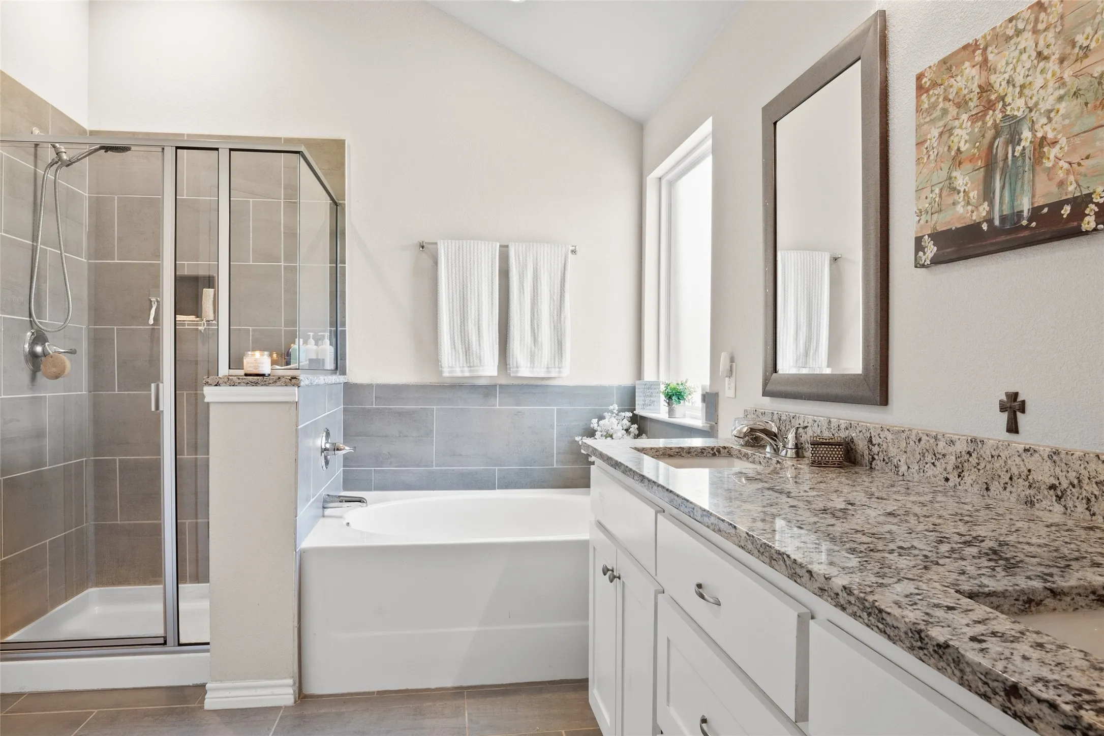 Single Family Residence For Sale in Denton County , 4126 Bridle Path Lane, Sanger, Texas 76266, 3 Bedroom, 2 Bathroom, 2 Garage spaces, 2,047 Sqft, built in 2016, Preowned, mls#21222653, Real Estate Agent in Sanger, Homes For Sale in Denton county, Homes For Sale in Sanger, Realtor in Sanger Texas, Real Estate Brokerage Independent Realty Texas, Luminita Cordes Realtor