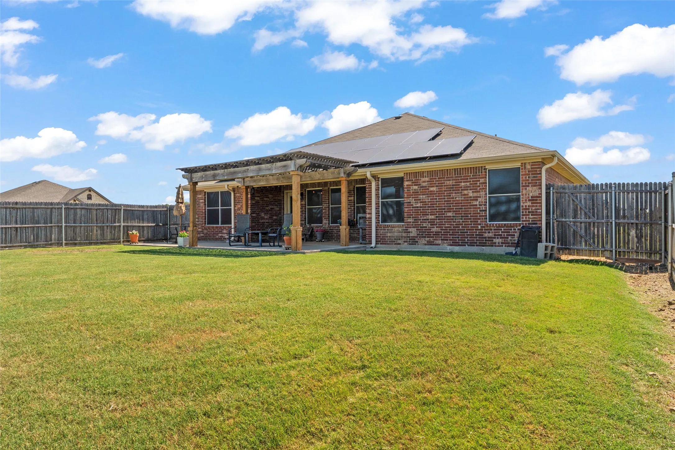 Single Family Residence For Sale in Denton County , 4126 Bridle Path Lane, Sanger, Texas 76266, 3 Bedroom, 2 Bathroom, 2 Garage spaces, 2,047 Sqft, built in 2016, Preowned, mls#21222653, Real Estate Agent in Sanger, Homes For Sale in Denton county, Homes For Sale in Sanger, Realtor in Sanger Texas, Real Estate Brokerage Independent Realty Texas, Luminita Cordes Realtor