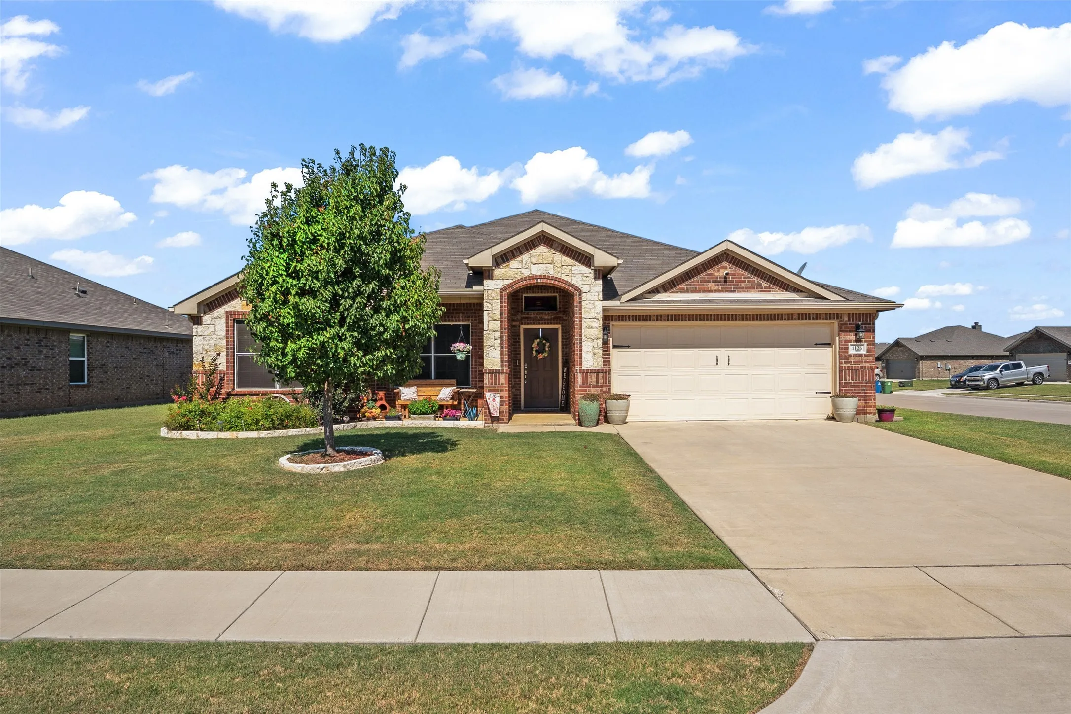 Single Family Residence For Sale in Denton County , 4126 Bridle Path Lane, Sanger, Texas 76266, 3 Bedroom, 2 Bathroom, 2 Garage spaces, 2,047 Sqft, built in 2016, Preowned, mls#21222653, Real Estate Agent in Sanger, Homes For Sale in Denton county, Homes For Sale in Sanger, Realtor in Sanger Texas, Real Estate Brokerage Independent Realty Texas, Luminita Cordes Realtor