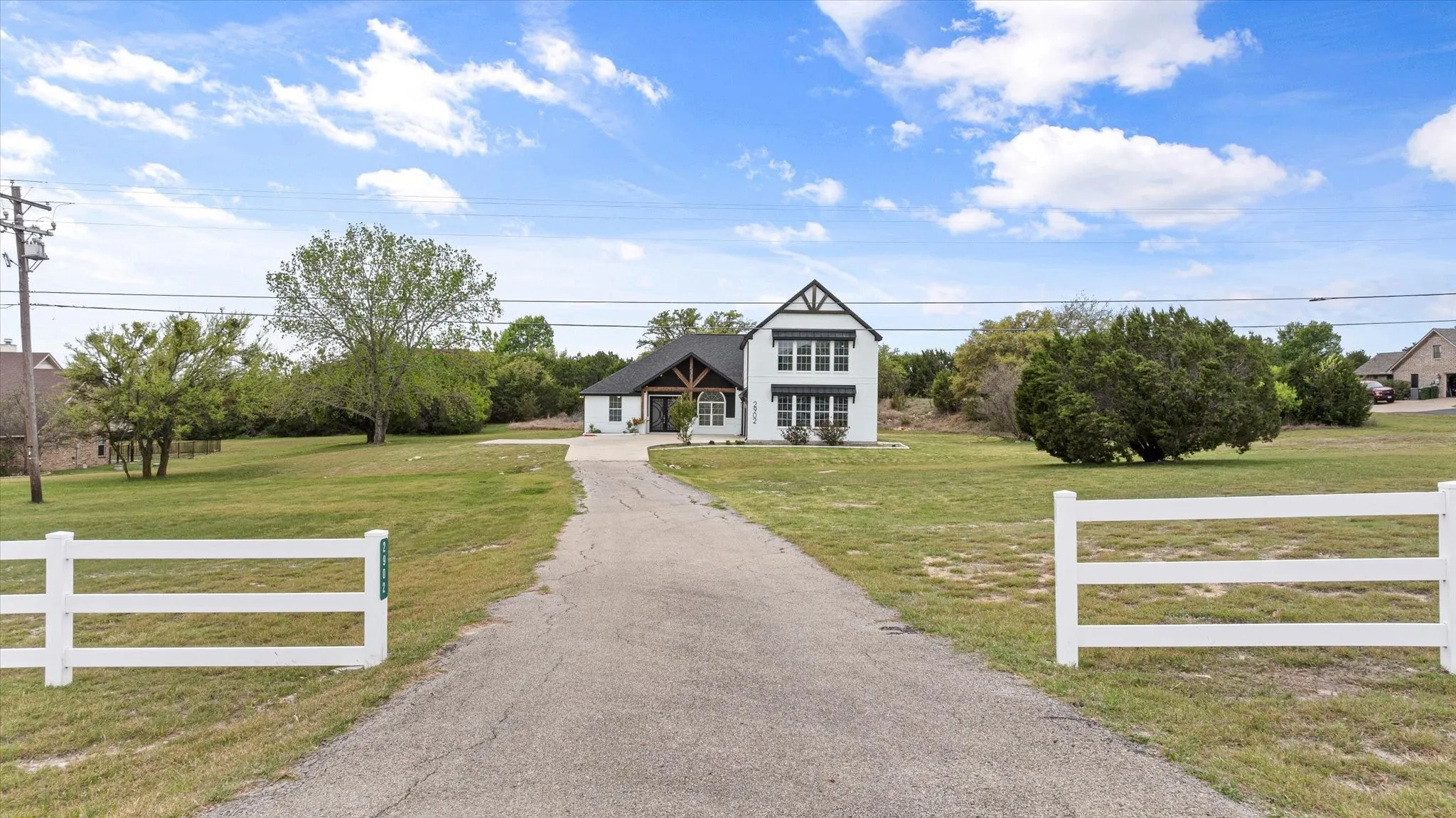 Single Family Residence For Sale in Hood County , 2902 Davis Road, Granbury, Texas 76049, 4 Bedroom, 3 Bathroom, 3 Garage spaces, 3,528 Sqft, built in 2022, mls#21222660, Real Estate Agent in Granbury, Homes For Sale in Hood county, Homes For Sale in Granbury, Realtor in Granbury Texas, Real Estate Brokerage Independent Realty Texas, Luminita Cordes Realtor