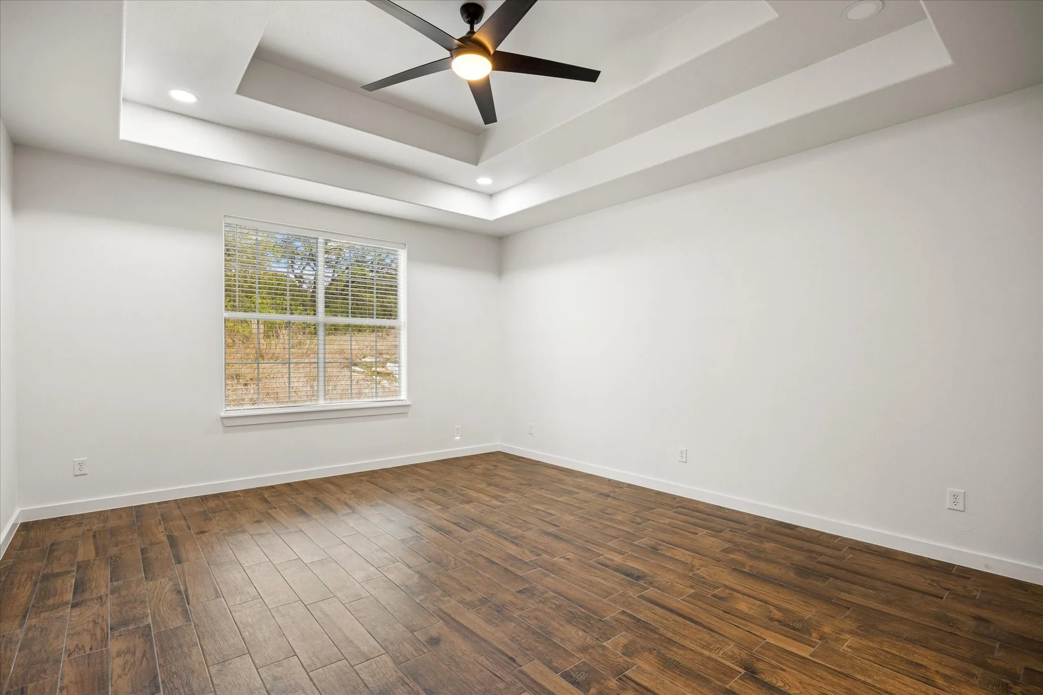 Single Family Residence For Sale in Hood County , 2902 Davis Road, Granbury, Texas 76049, 4 Bedroom, 3 Bathroom, 3 Garage spaces, 3,528 Sqft, built in 2022, mls#21222660, Real Estate Agent in Granbury, Homes For Sale in Hood county, Homes For Sale in Granbury, Realtor in Granbury Texas, Real Estate Brokerage Independent Realty Texas, Luminita Cordes Realtor