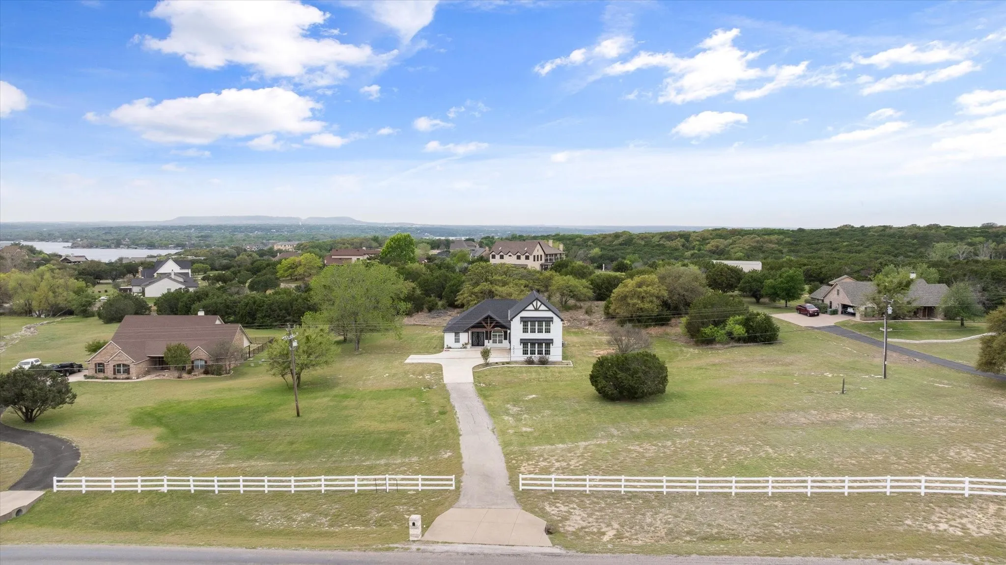 Single Family Residence For Sale in Hood County , 2902 Davis Road, Granbury, Texas 76049, 4 Bedroom, 3 Bathroom, 3 Garage spaces, 3,528 Sqft, built in 2022, mls#21222660, Real Estate Agent in Granbury, Homes For Sale in Hood county, Homes For Sale in Granbury, Realtor in Granbury Texas, Real Estate Brokerage Independent Realty Texas, Luminita Cordes Realtor