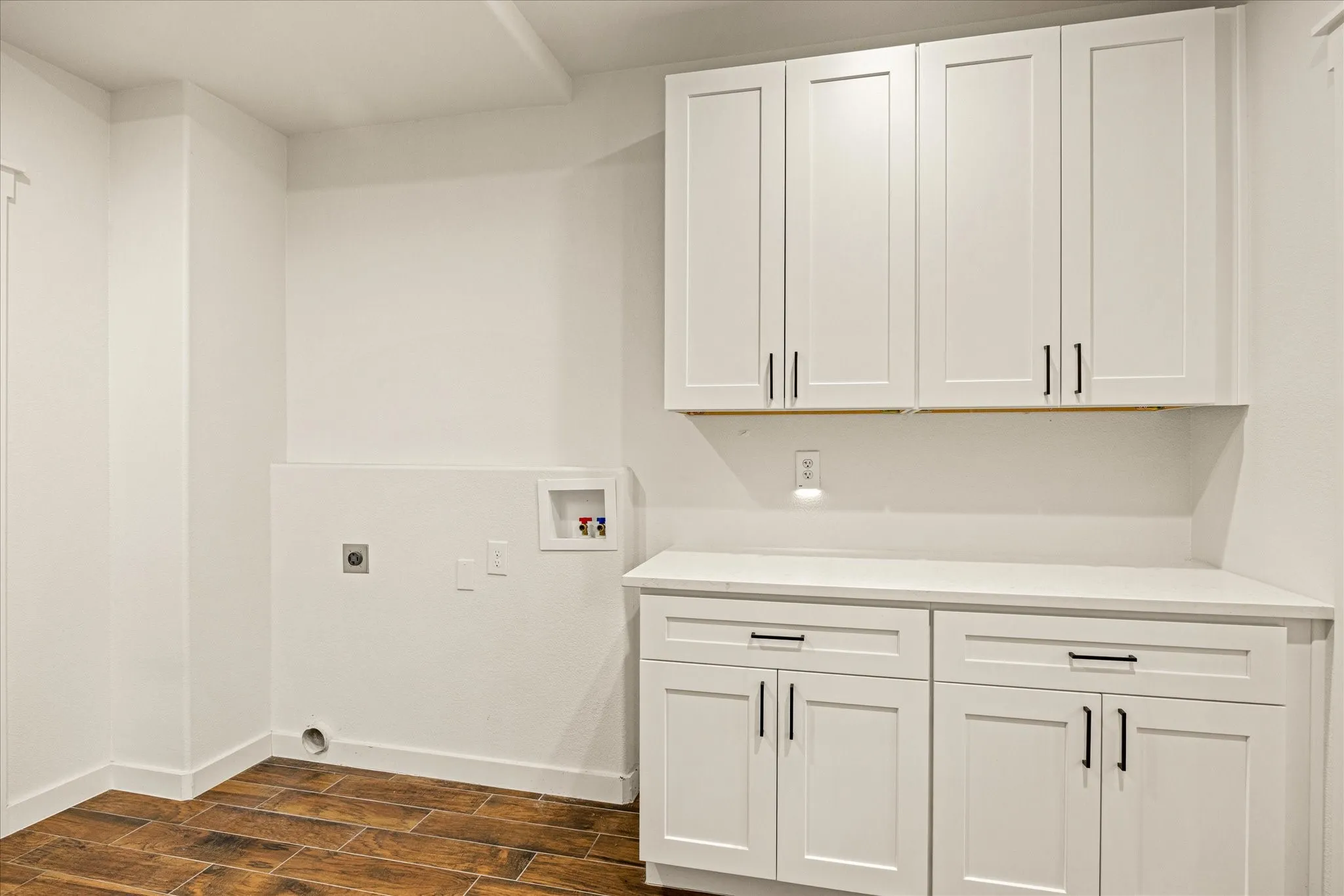 Single Family Residence For Sale in Hood County , 2902 Davis Road, Granbury, Texas 76049, 4 Bedroom, 3 Bathroom, 3 Garage spaces, 3,528 Sqft, built in 2022, mls#21222660, Real Estate Agent in Granbury, Homes For Sale in Hood county, Homes For Sale in Granbury, Realtor in Granbury Texas, Real Estate Brokerage Independent Realty Texas, Luminita Cordes Realtor