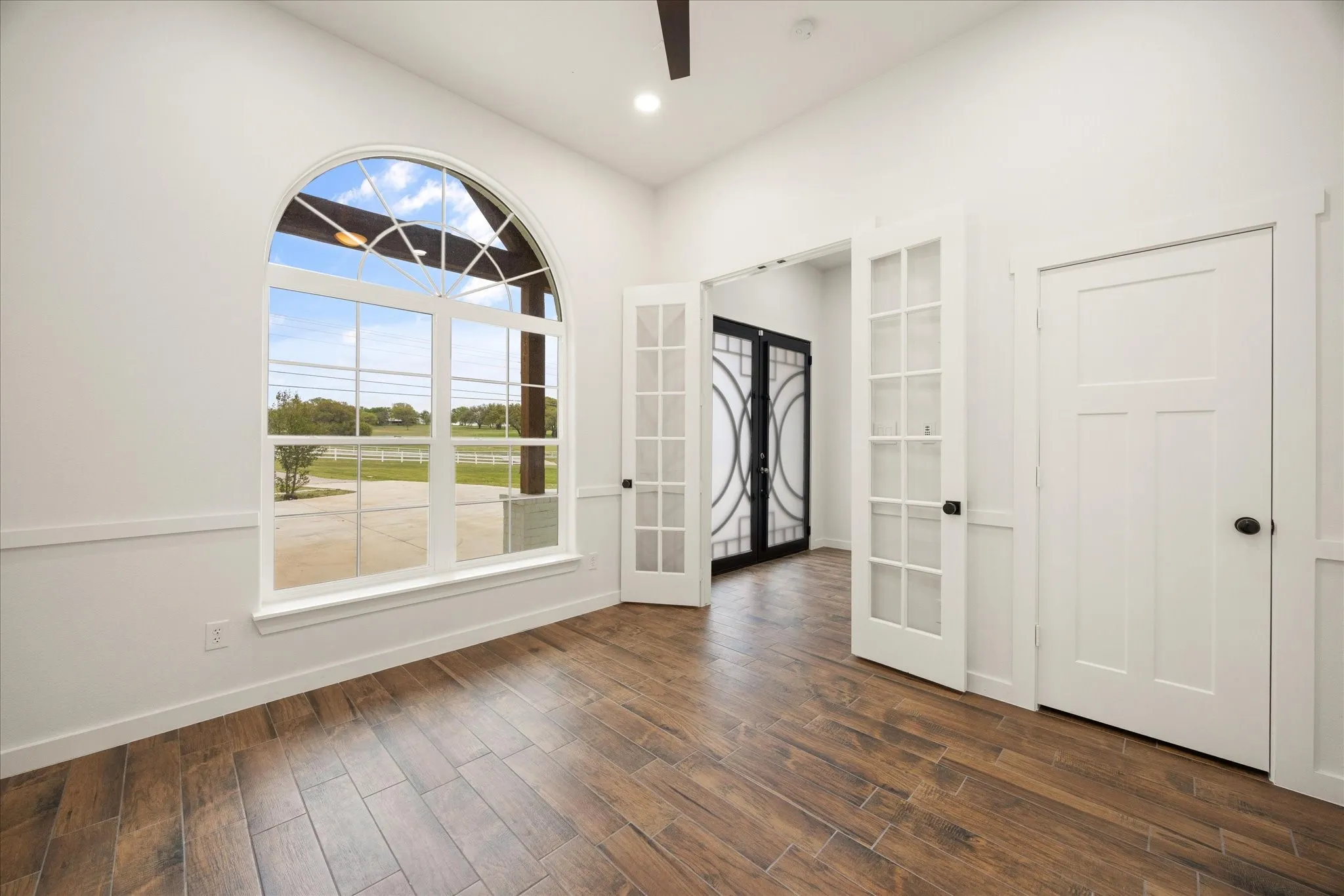 Single Family Residence For Sale in Hood County , 2902 Davis Road, Granbury, Texas 76049, 4 Bedroom, 3 Bathroom, 3 Garage spaces, 3,528 Sqft, built in 2022, mls#21222660, Real Estate Agent in Granbury, Homes For Sale in Hood county, Homes For Sale in Granbury, Realtor in Granbury Texas, Real Estate Brokerage Independent Realty Texas, Luminita Cordes Realtor