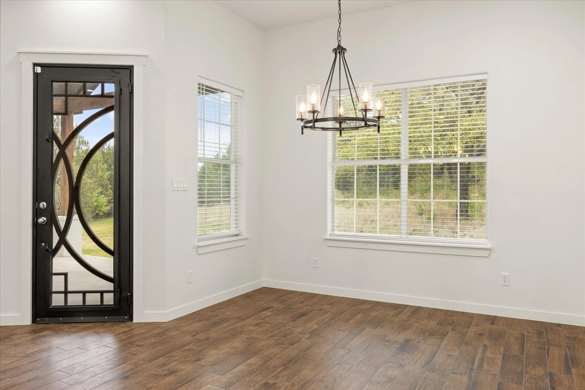 Single Family Residence For Sale in Hood County , 2902 Davis Road, Granbury, Texas 76049, 4 Bedroom, 3 Bathroom, 3 Garage spaces, 3,528 Sqft, built in 2022, mls#21222660, Real Estate Agent in Granbury, Homes For Sale in Hood county, Homes For Sale in Granbury, Realtor in Granbury Texas, Real Estate Brokerage Independent Realty Texas, Luminita Cordes Realtor