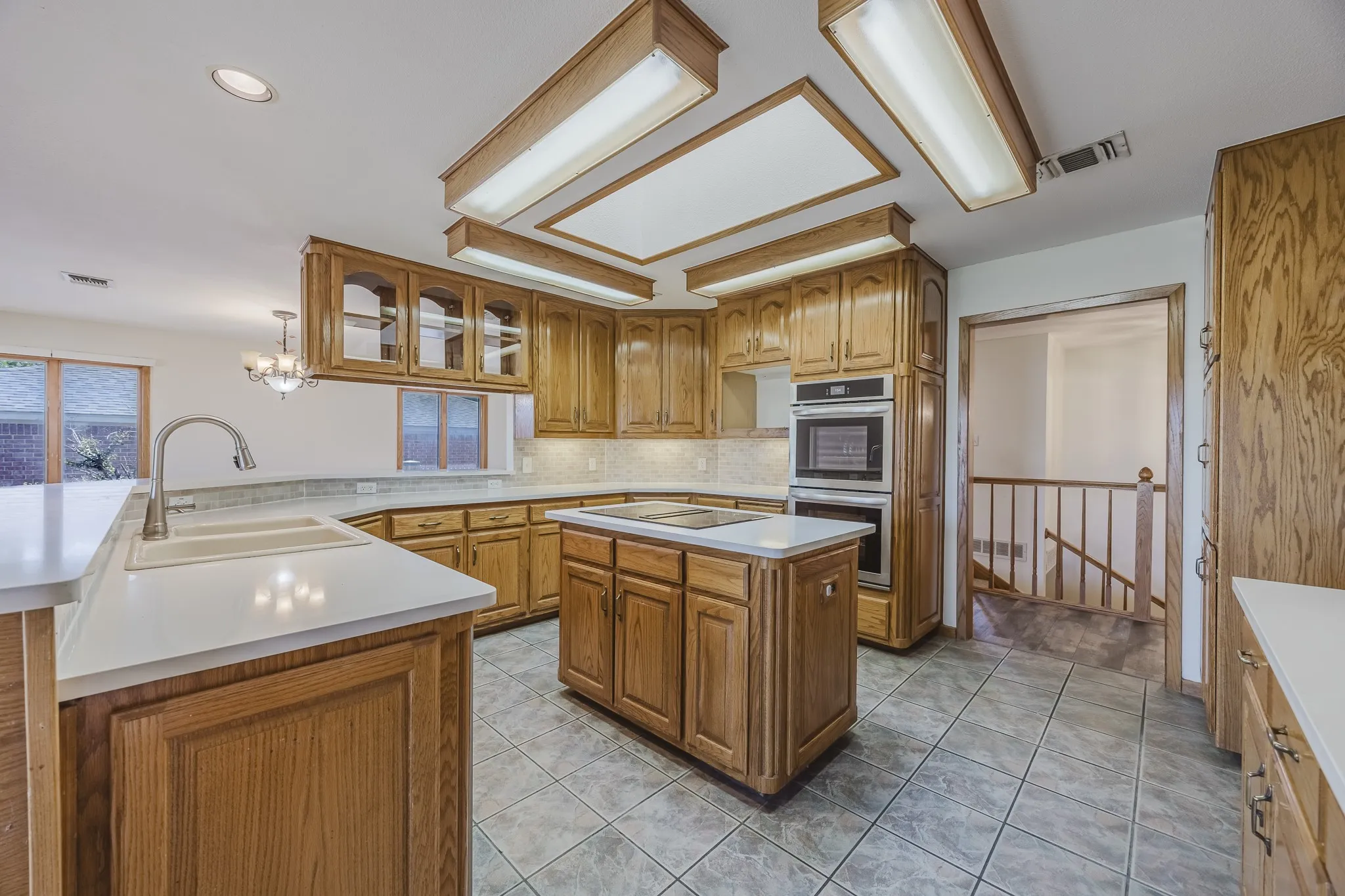 Single Family Residence For Sale in Tarrant County , 8418 Golf Club Circle, Fort Worth, Texas 76179, 4 Bedroom, 3 Bathroom, 3 Garage spaces, 4,165 Sqft, built in 1994, mls#21222663, Real Estate Agent in Fort Worth, Homes For Sale in Tarrant county, Homes For Sale in Fort Worth, Realtor in Fort Worth Texas, Real Estate Brokerage Independent Realty Texas, Luminita Cordes Realtor